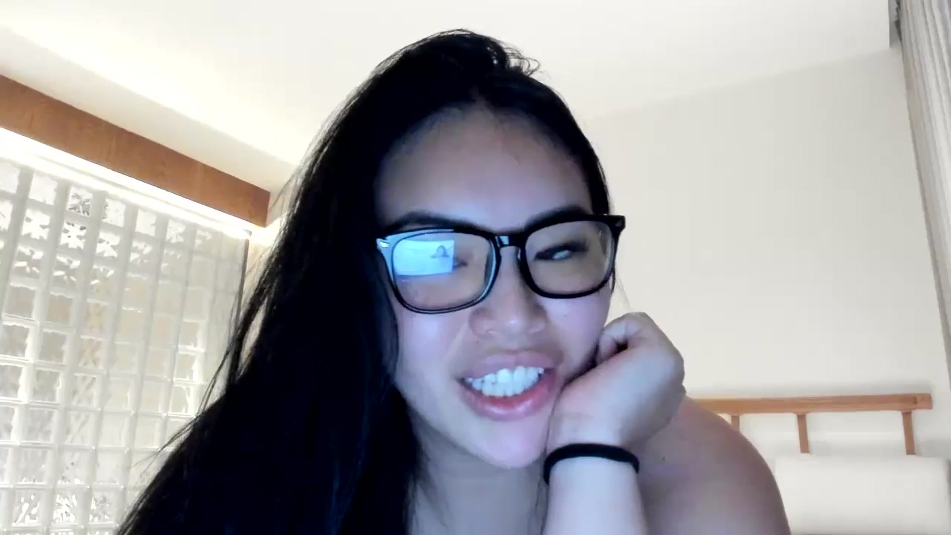 Gallery image thumbnail from DumplingHyuga's myfreecams stream on, 04/16/2024, 04:00 image 19 of 20
