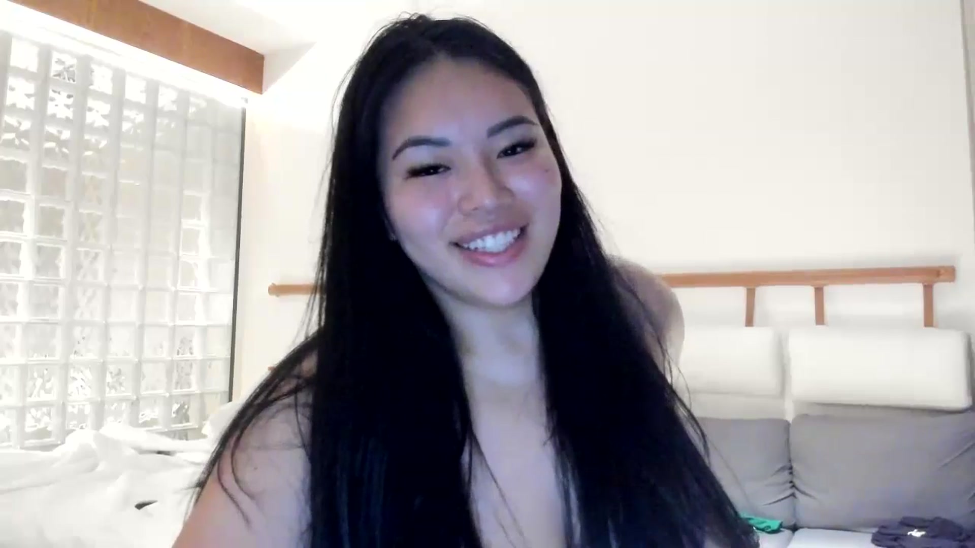 Gallery image thumbnail from DumplingHyuga's myfreecams stream on, 04/16/2024, 04:00 image 18 of 20
