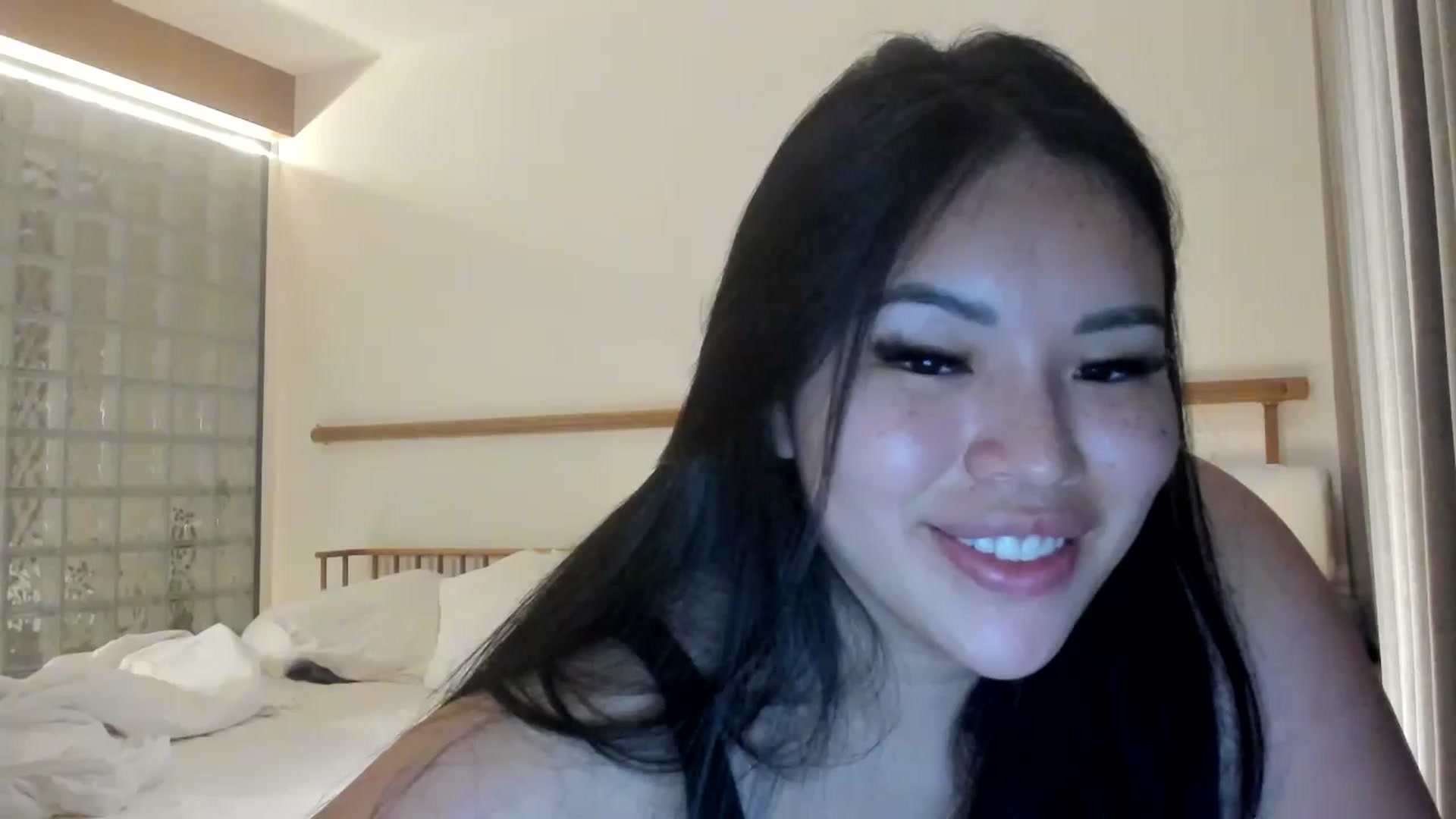 Gallery image thumbnail from DumplingHyuga's myfreecams stream on, 04/21/2024, 03:14 image 7 of 20