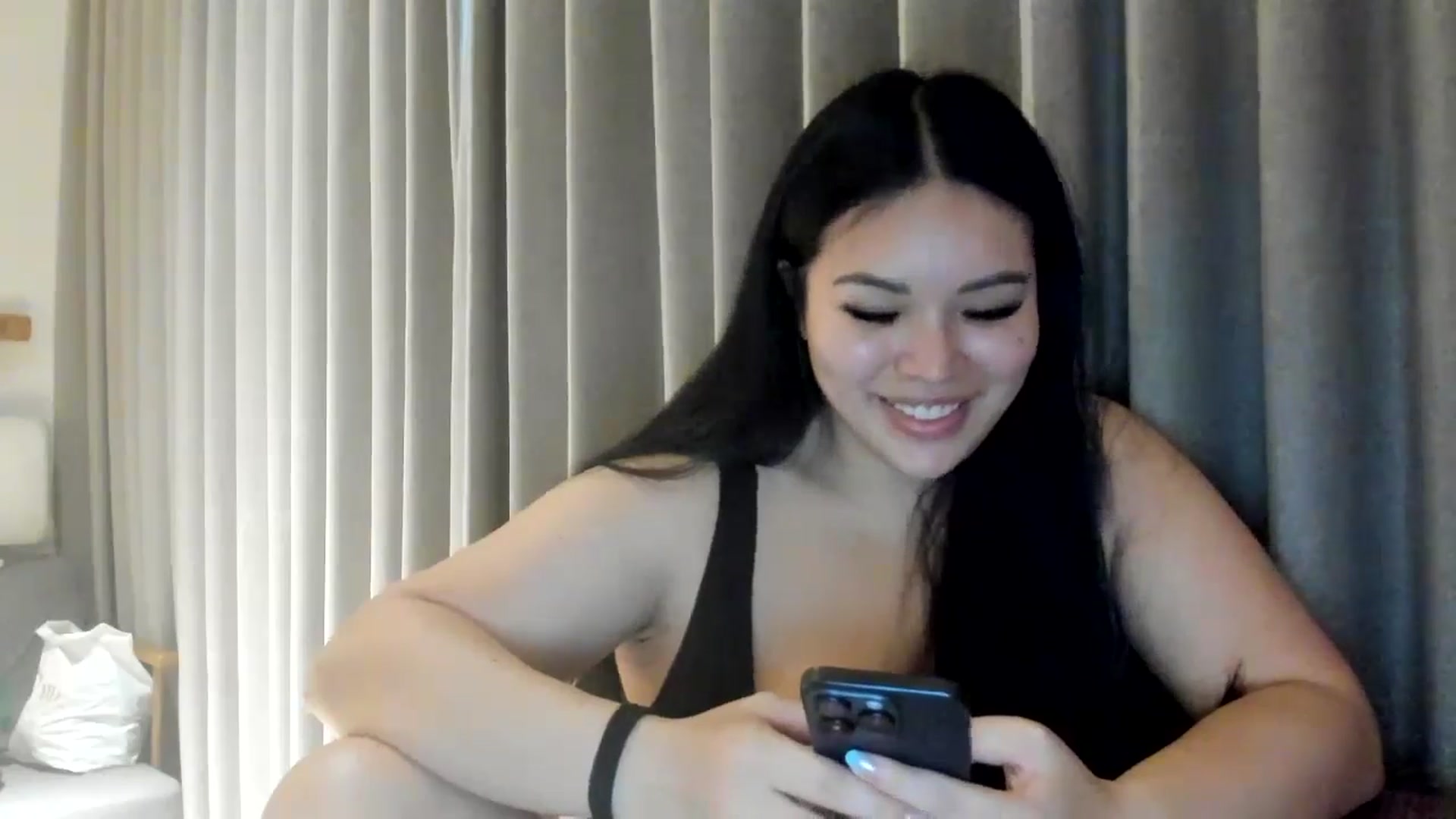 Gallery image thumbnail from DumplingHyuga's myfreecams stream on, 04/21/2024, 03:14 image 15 of 20