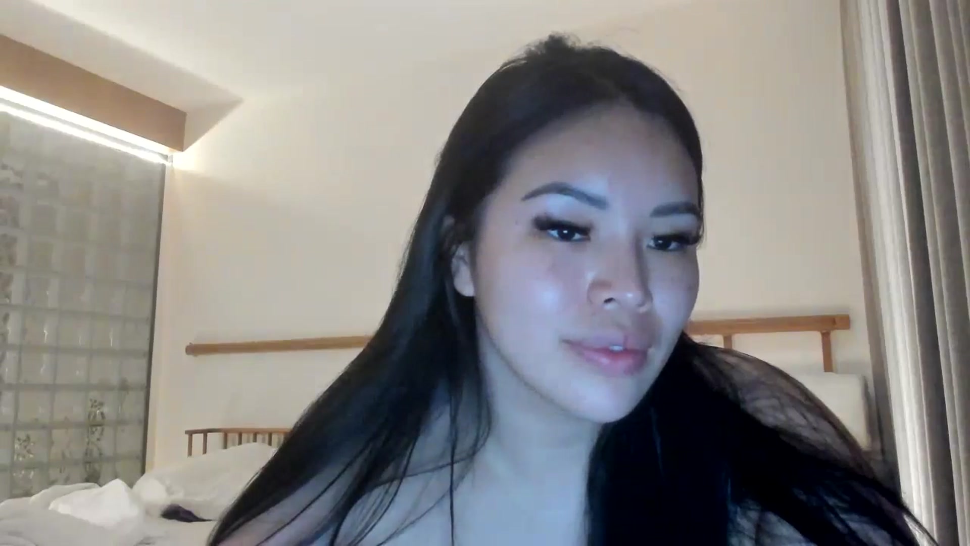 Gallery image thumbnail from DumplingHyuga's myfreecams stream on, 04/21/2024, 03:14 image 4 of 20