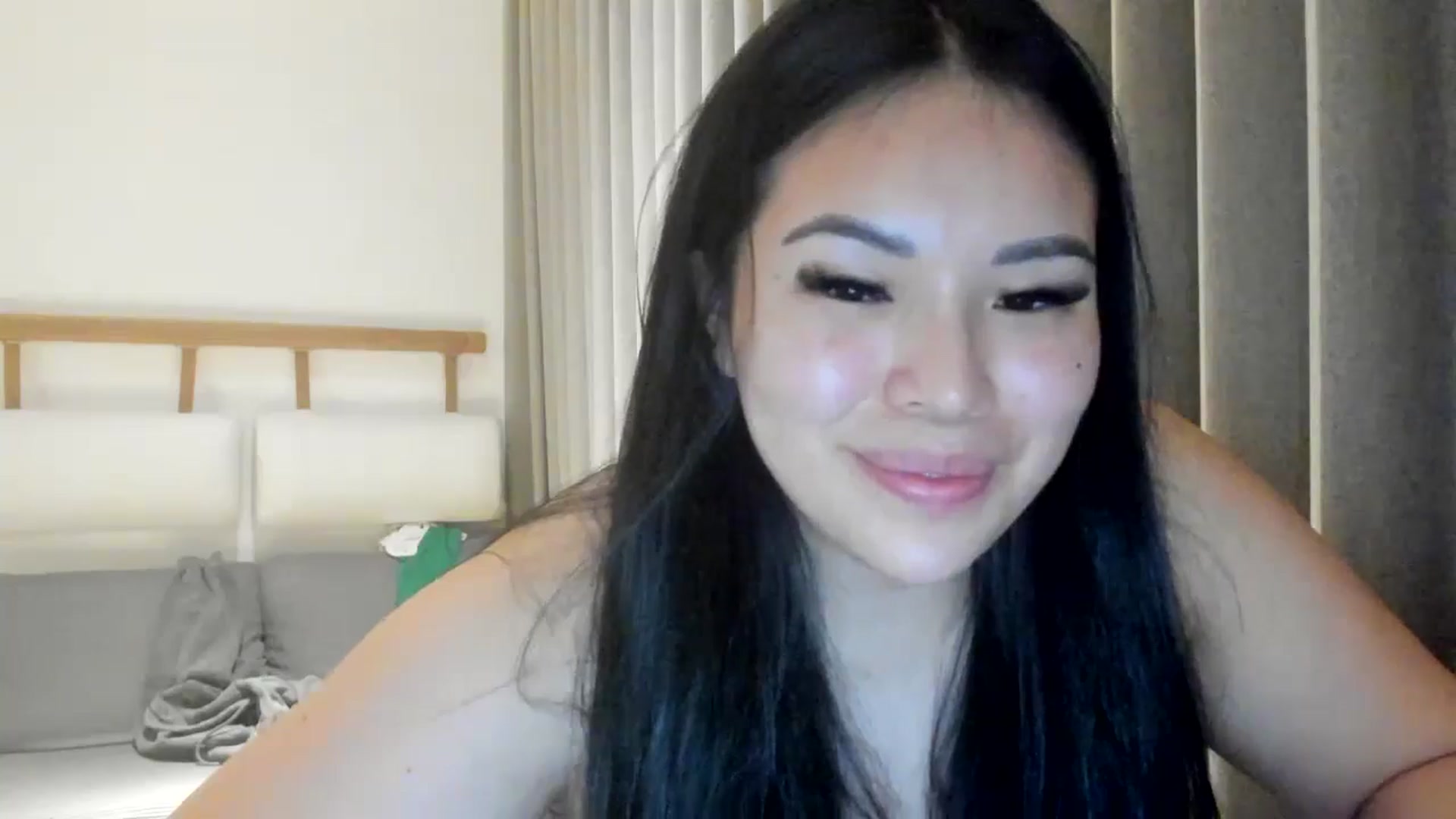 Gallery image thumbnail from DumplingHyuga's myfreecams stream on, 04/21/2024, 03:14 image 18 of 20