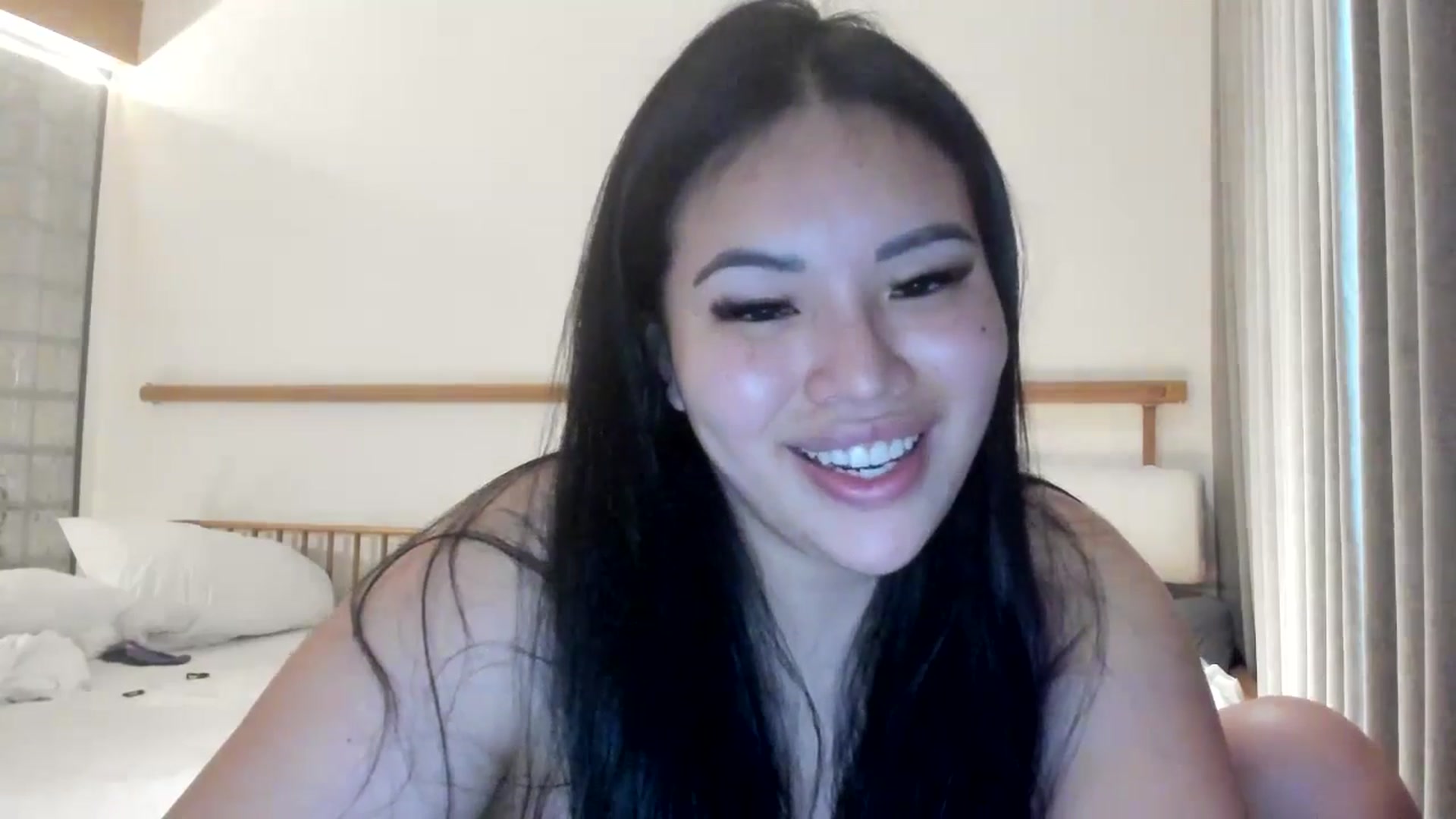 Gallery image thumbnail from DumplingHyuga's myfreecams stream on, 04/21/2024, 04:36 image 19 of 20