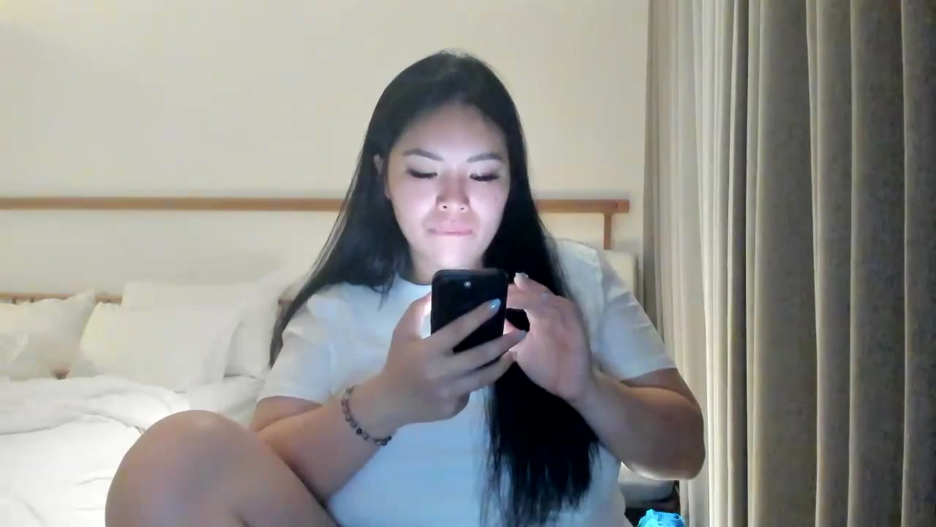 Gallery image thumbnail from DumplingHyuga's myfreecams stream on, 04/25/2024, 07:09 image 2 of 20