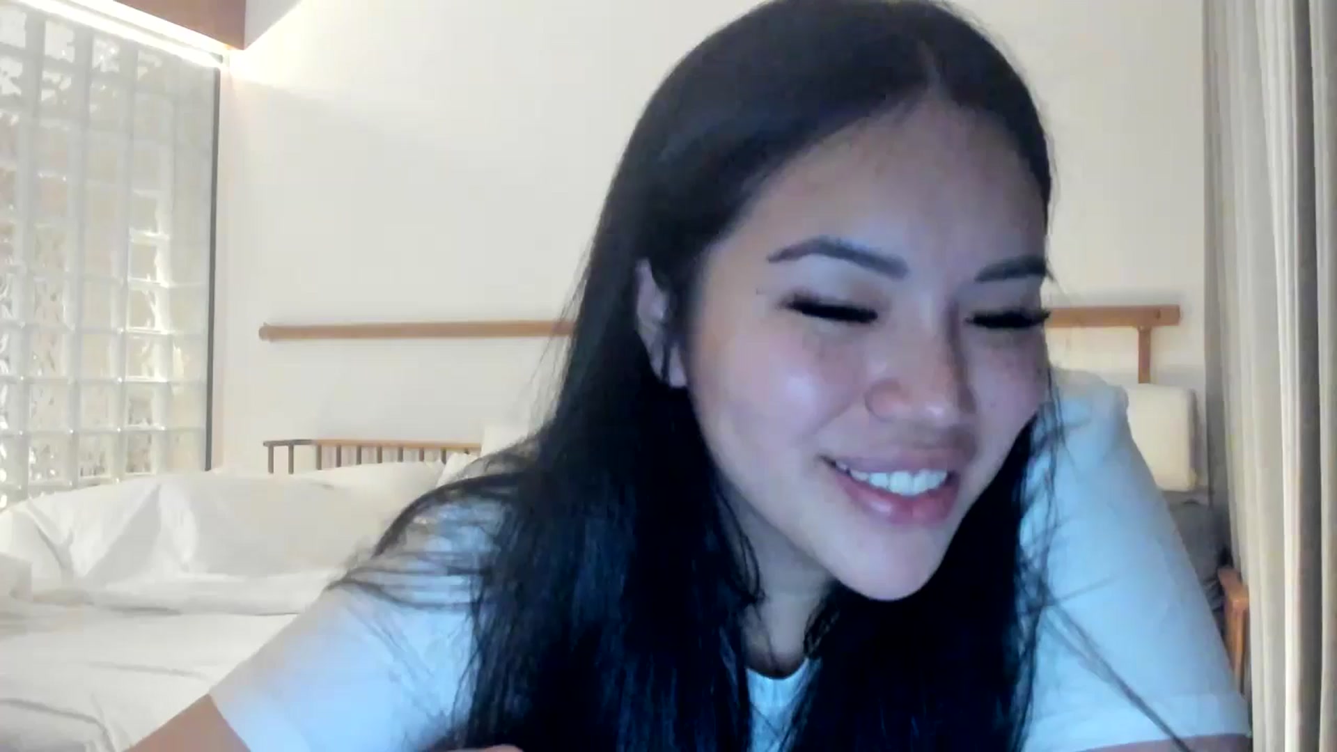 Gallery image thumbnail from DumplingHyuga's myfreecams stream on, 04/25/2024, 07:09 image 17 of 20