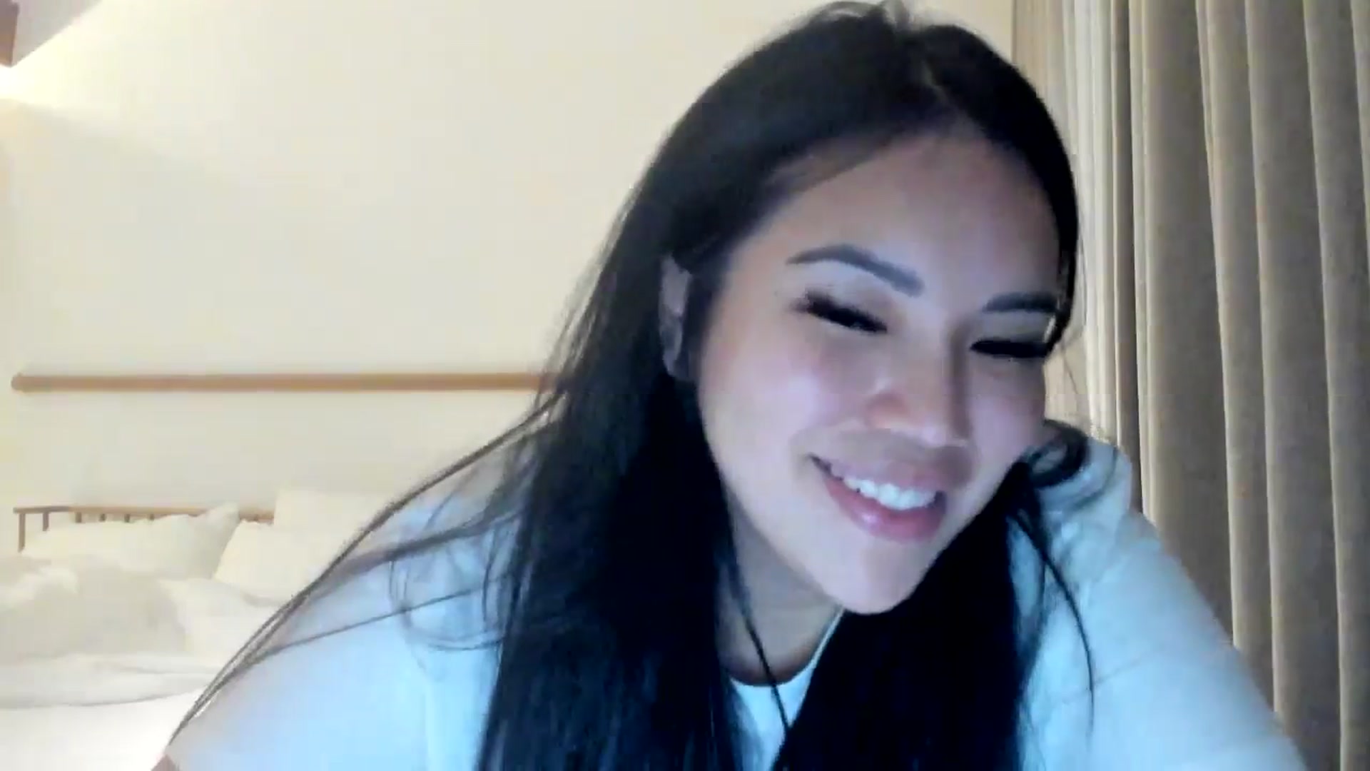 Gallery image thumbnail from DumplingHyuga's myfreecams stream on, 04/25/2024, 07:09 image 13 of 20