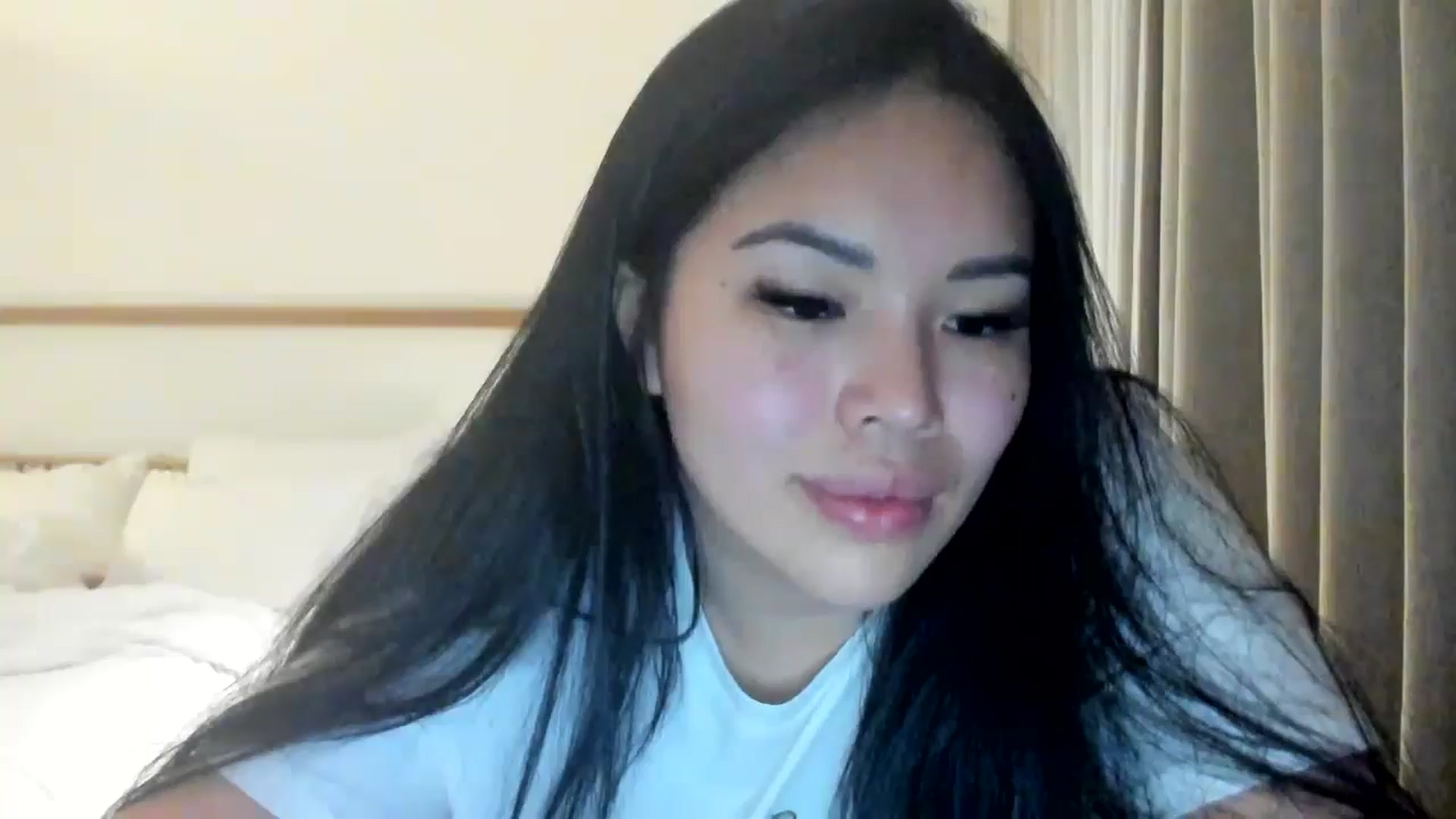Gallery image thumbnail from DumplingHyuga's myfreecams stream on, 04/25/2024, 07:09 image 1 of 20