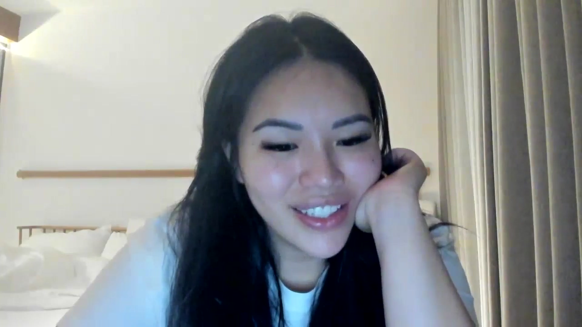 Gallery image thumbnail from DumplingHyuga's myfreecams stream on, 04/25/2024, 07:09 image 11 of 20
