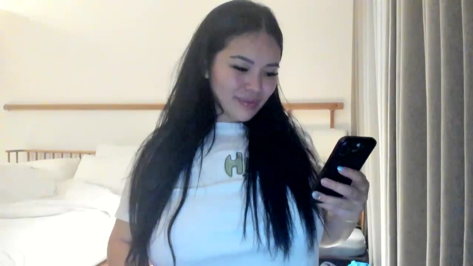 Gallery image thumbnail from DumplingHyuga's myfreecams stream on, 04/25/2024, 07:09 image 15 of 20