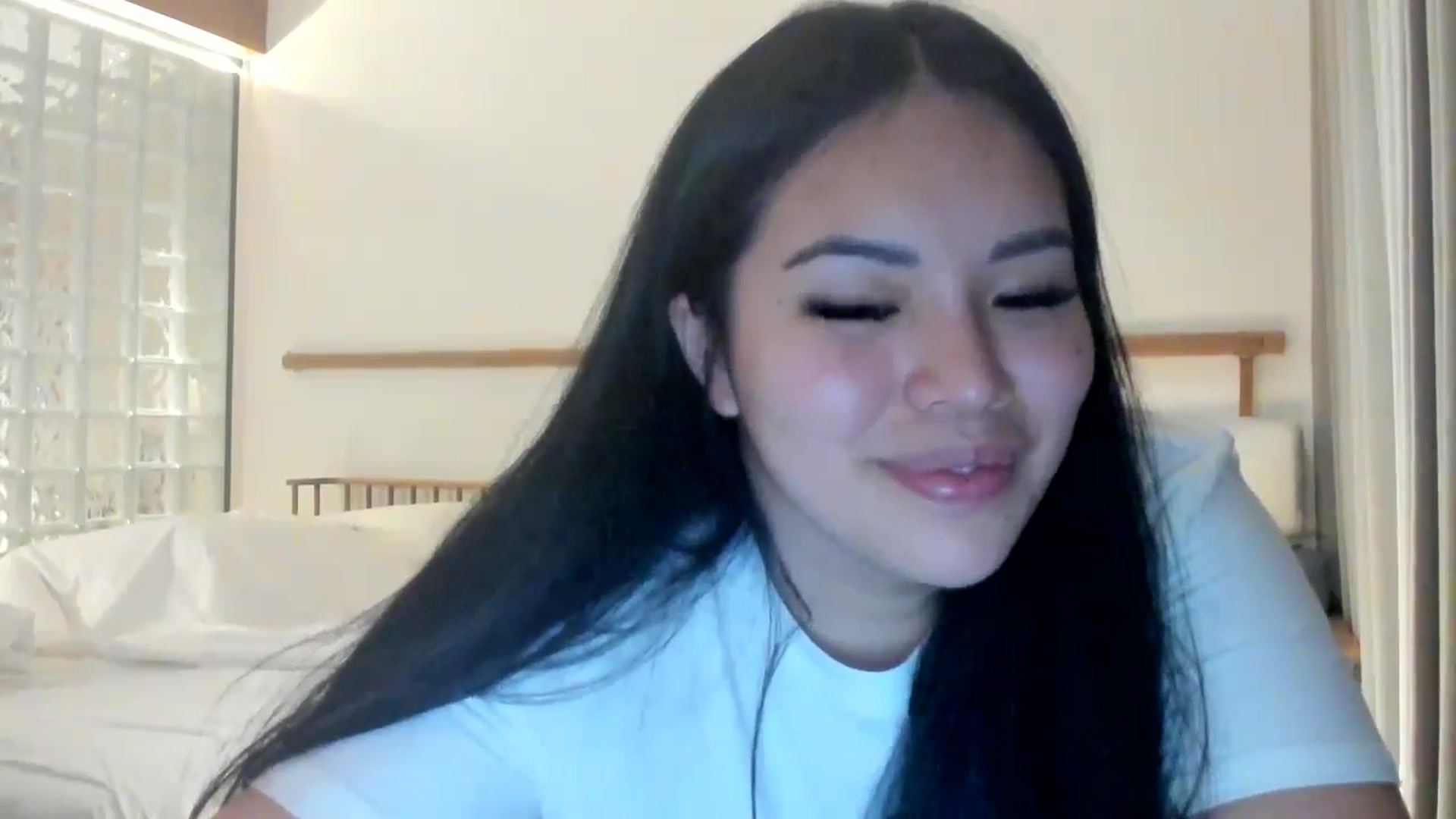 Gallery image thumbnail from DumplingHyuga's myfreecams stream on, 04/25/2024, 07:09 image 18 of 20