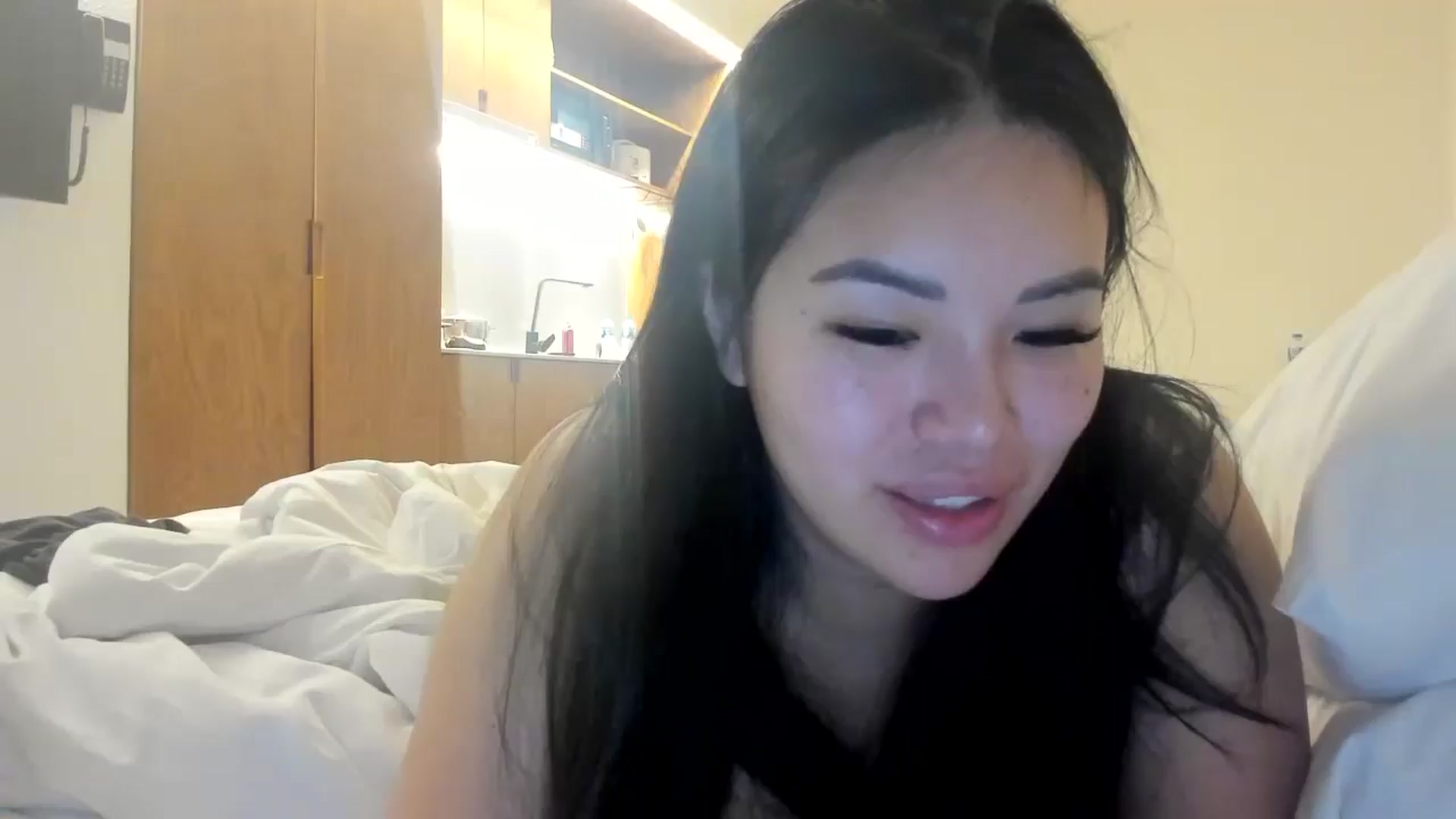 Gallery image thumbnail from DumplingHyuga's myfreecams stream on, 05/03/2024, 02:54 image 11 of 20