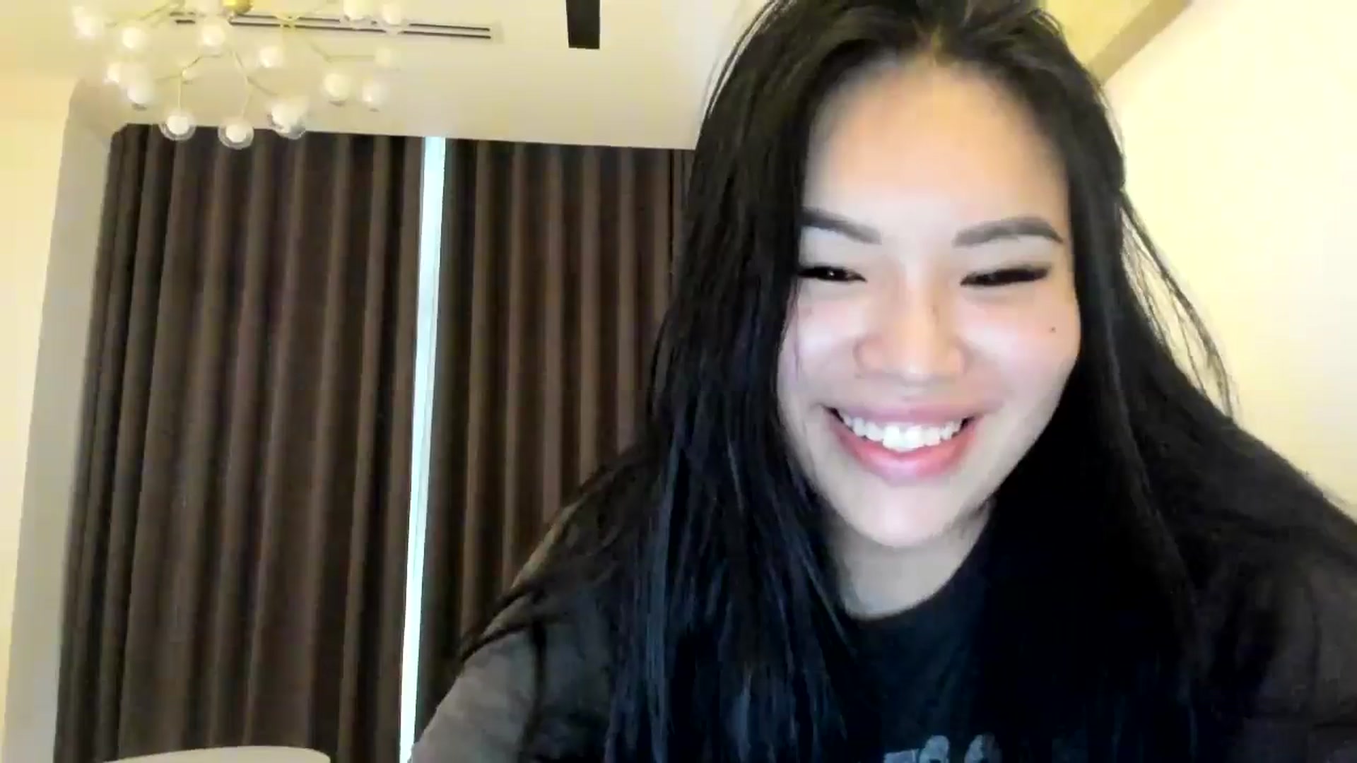 Gallery image thumbnail from DumplingHyuga's myfreecams stream on, 05/03/2024, 07:36 image 9 of 20