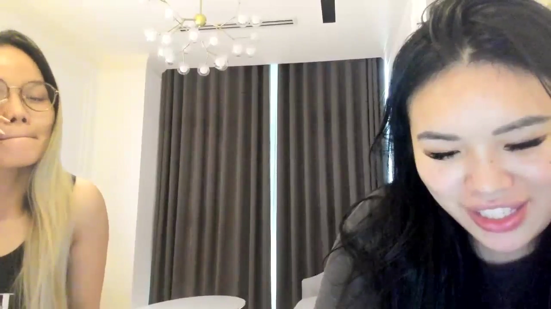Gallery image thumbnail from DumplingHyuga's myfreecams stream on, 05/03/2024, 07:36 image 15 of 20