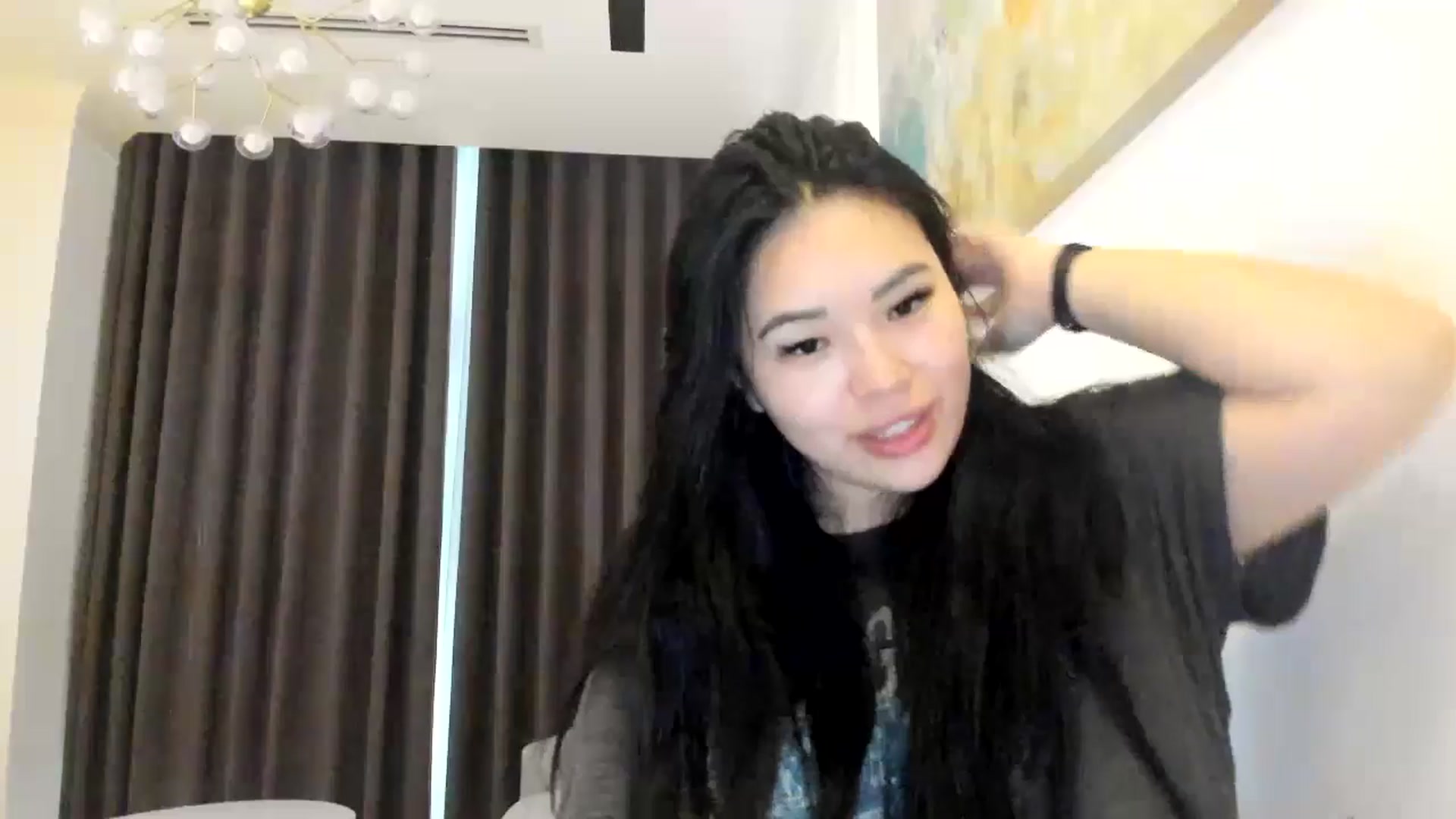 Gallery image thumbnail from DumplingHyuga's myfreecams stream on, 05/03/2024, 07:36 image 7 of 20