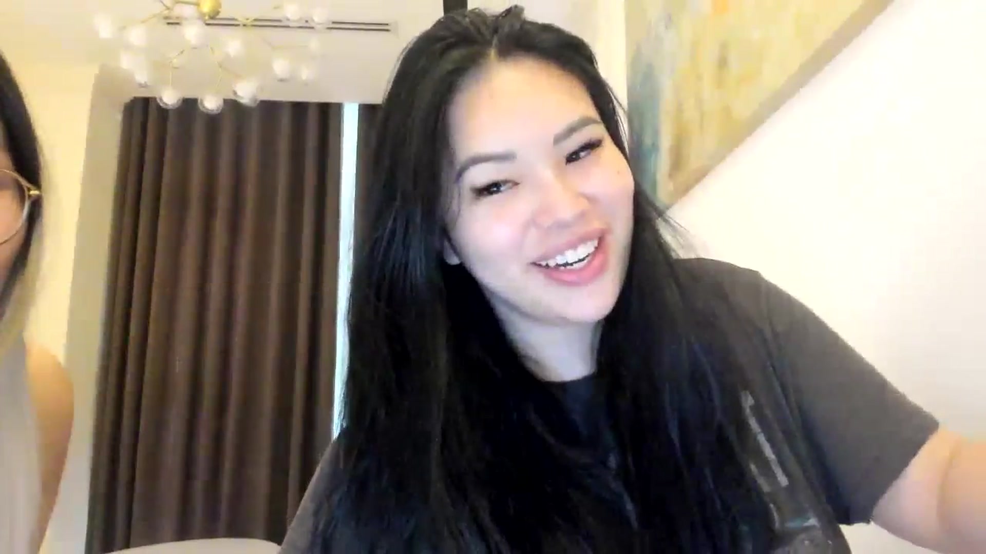 Gallery image thumbnail from DumplingHyuga's myfreecams stream on, 05/03/2024, 07:36 image 12 of 20