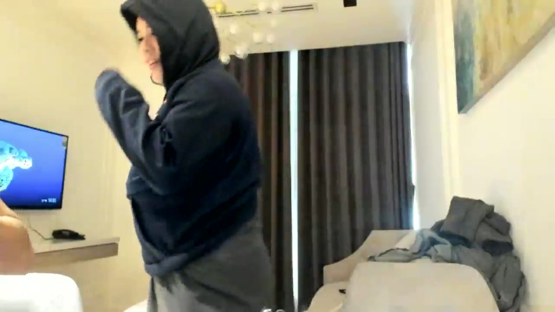 Gallery image thumbnail from DumplingHyuga's myfreecams stream on, 05/03/2024, 08:08 image 10 of 20
