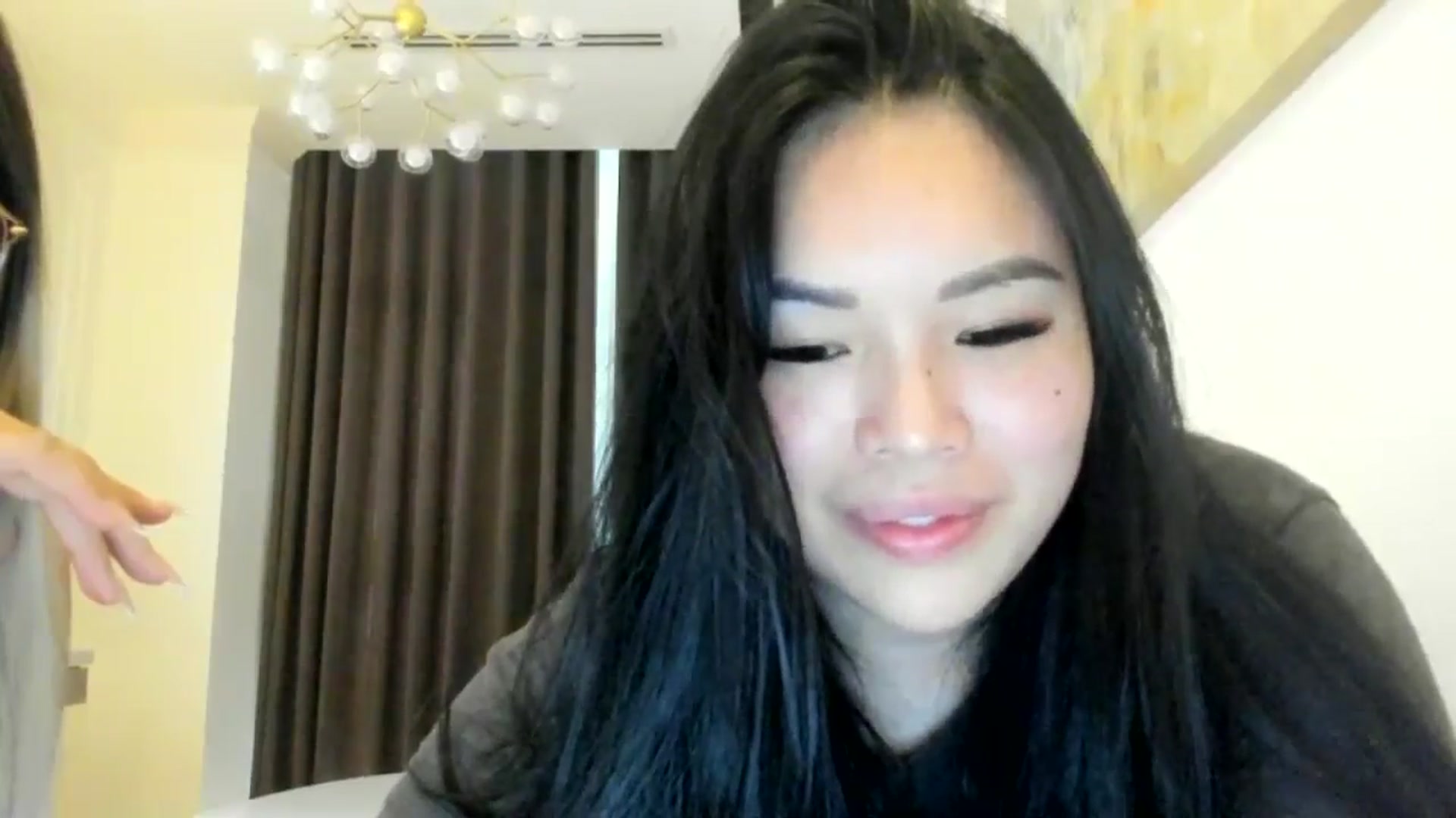 Gallery image thumbnail from DumplingHyuga's myfreecams stream on, 05/03/2024, 08:08 image 9 of 20