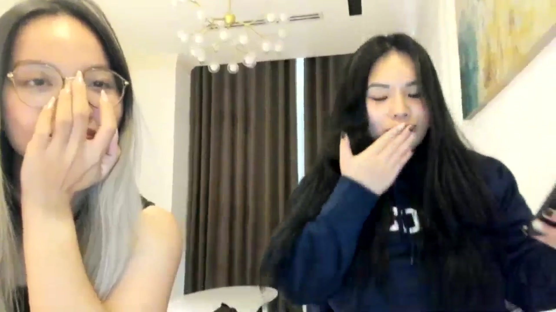 Gallery image thumbnail from DumplingHyuga's myfreecams stream on, 05/03/2024, 08:08 image 16 of 20