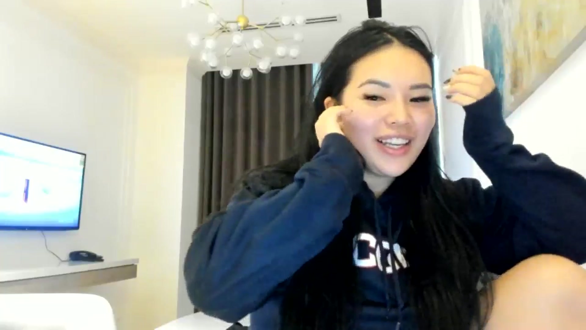 Gallery image thumbnail from DumplingHyuga's myfreecams stream on, 05/03/2024, 08:08 image 20 of 20