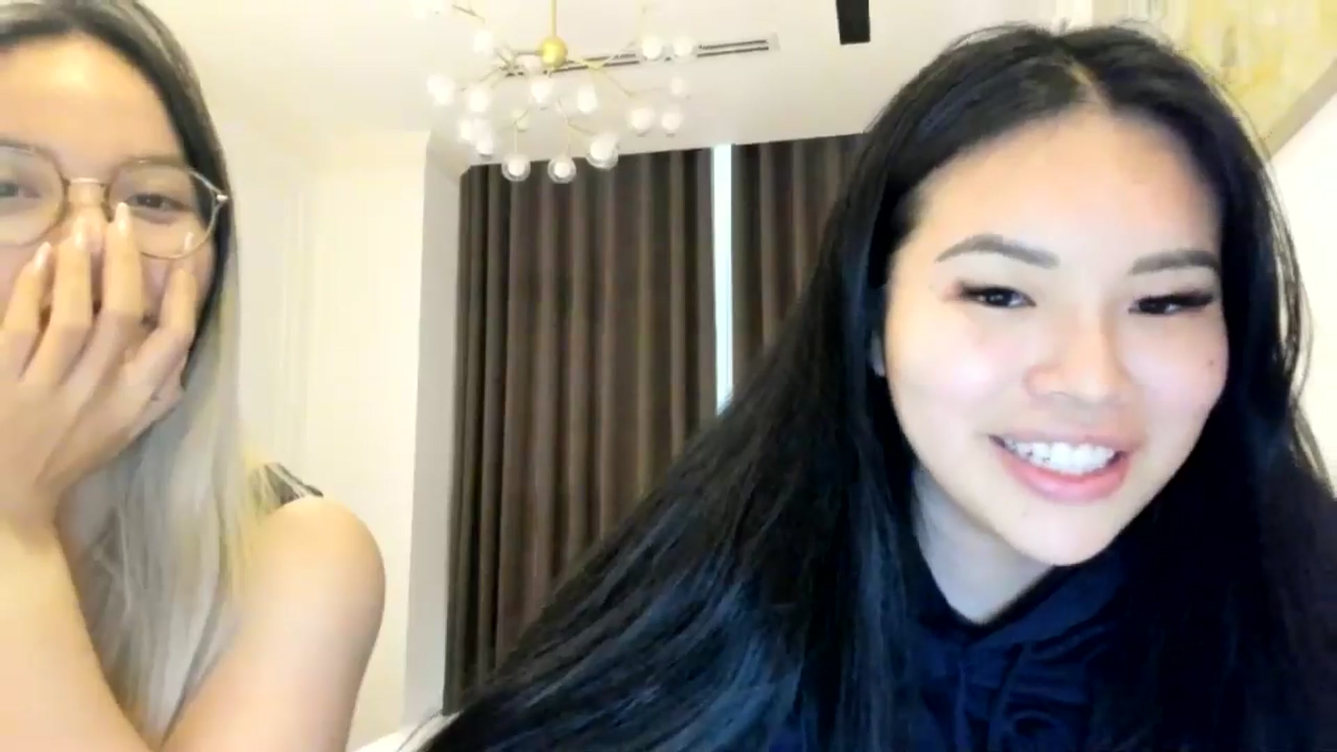Gallery image thumbnail from DumplingHyuga's myfreecams stream on, 05/03/2024, 08:08 image 14 of 20