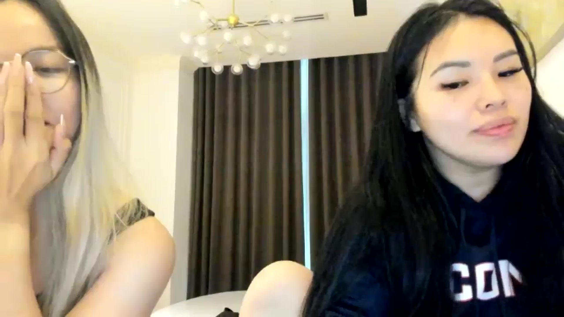 Gallery image thumbnail from DumplingHyuga's myfreecams stream on, 05/03/2024, 08:08 image 12 of 20