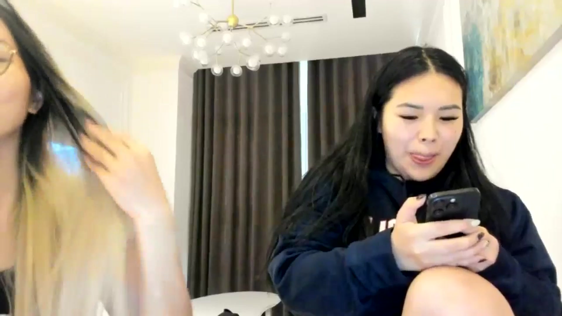 Gallery image thumbnail from DumplingHyuga's myfreecams stream on, 05/03/2024, 08:08 image 15 of 20