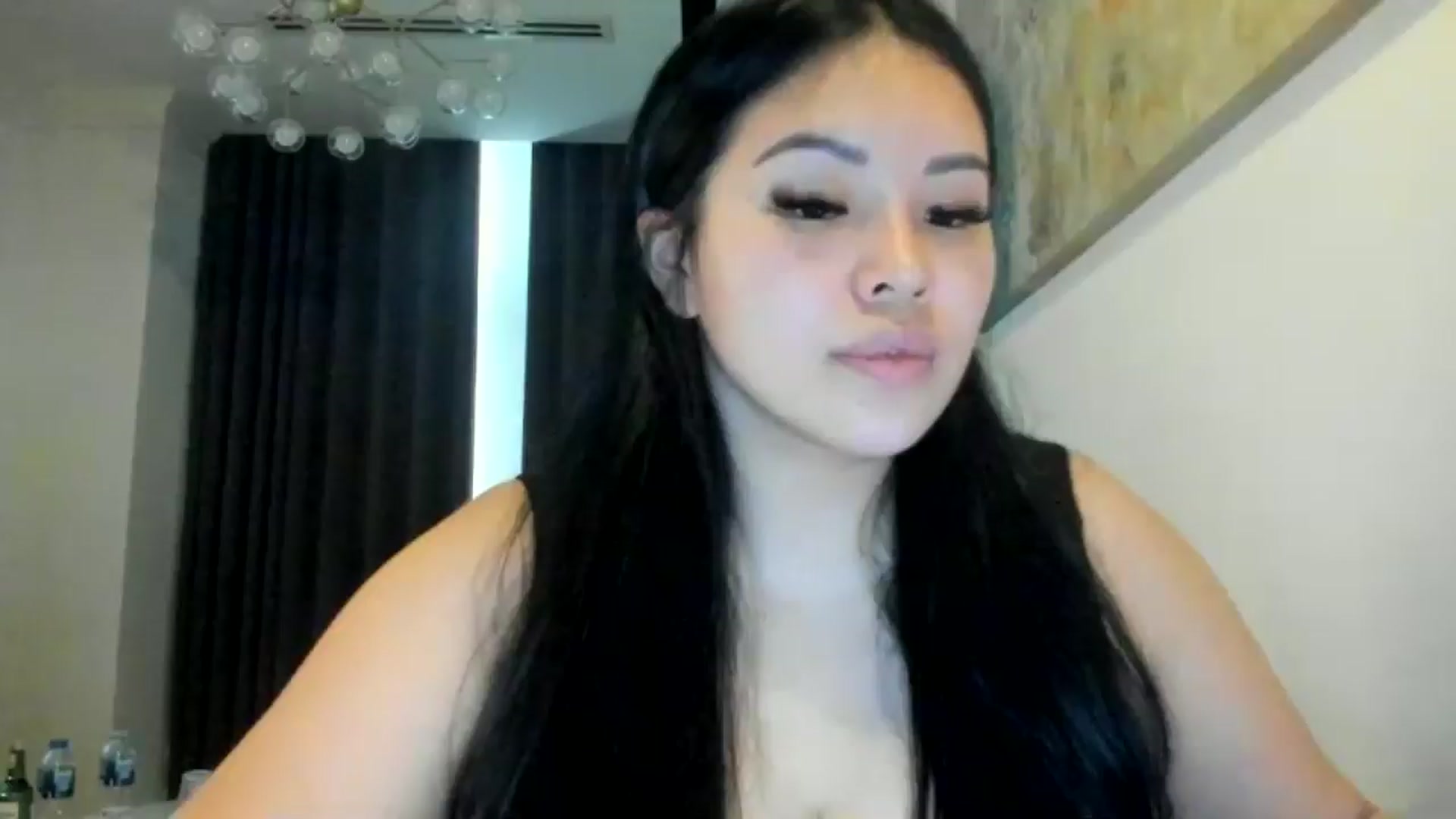 Gallery image thumbnail from DumplingHyuga's myfreecams stream on, 05/04/2024, 06:30 image 1 of 20