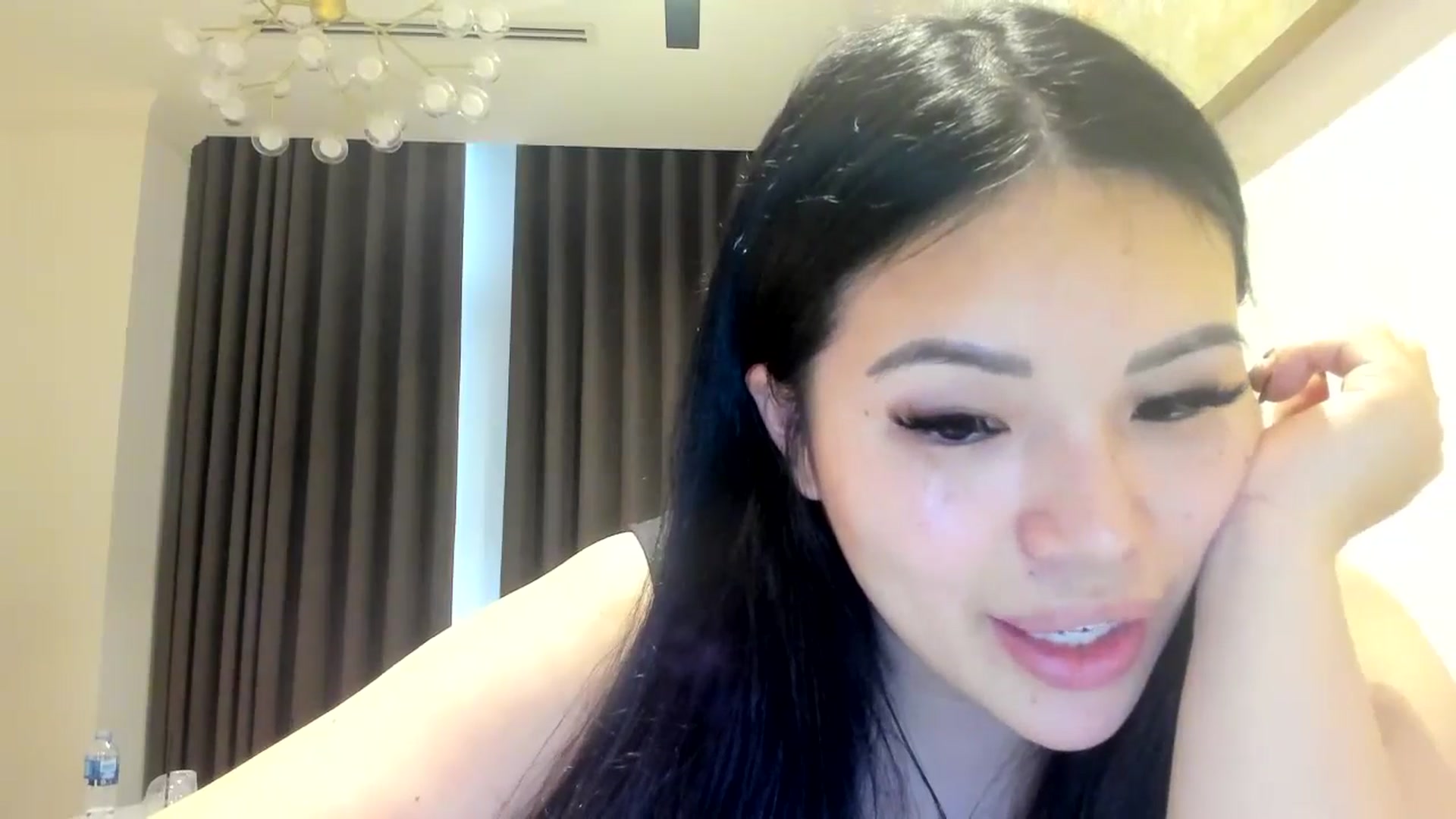 Gallery image thumbnail from DumplingHyuga's myfreecams stream on, 05/04/2024, 06:30 image 3 of 20