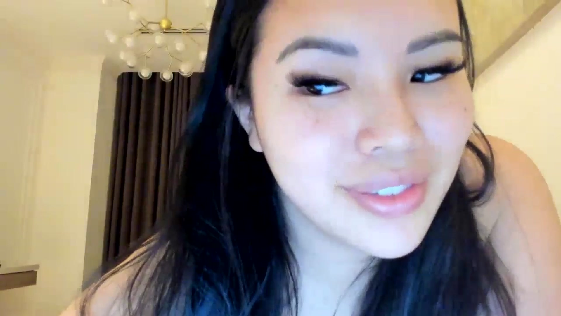 Gallery image thumbnail from DumplingHyuga's myfreecams stream on, 05/05/2024, 16:13 image 2 of 20