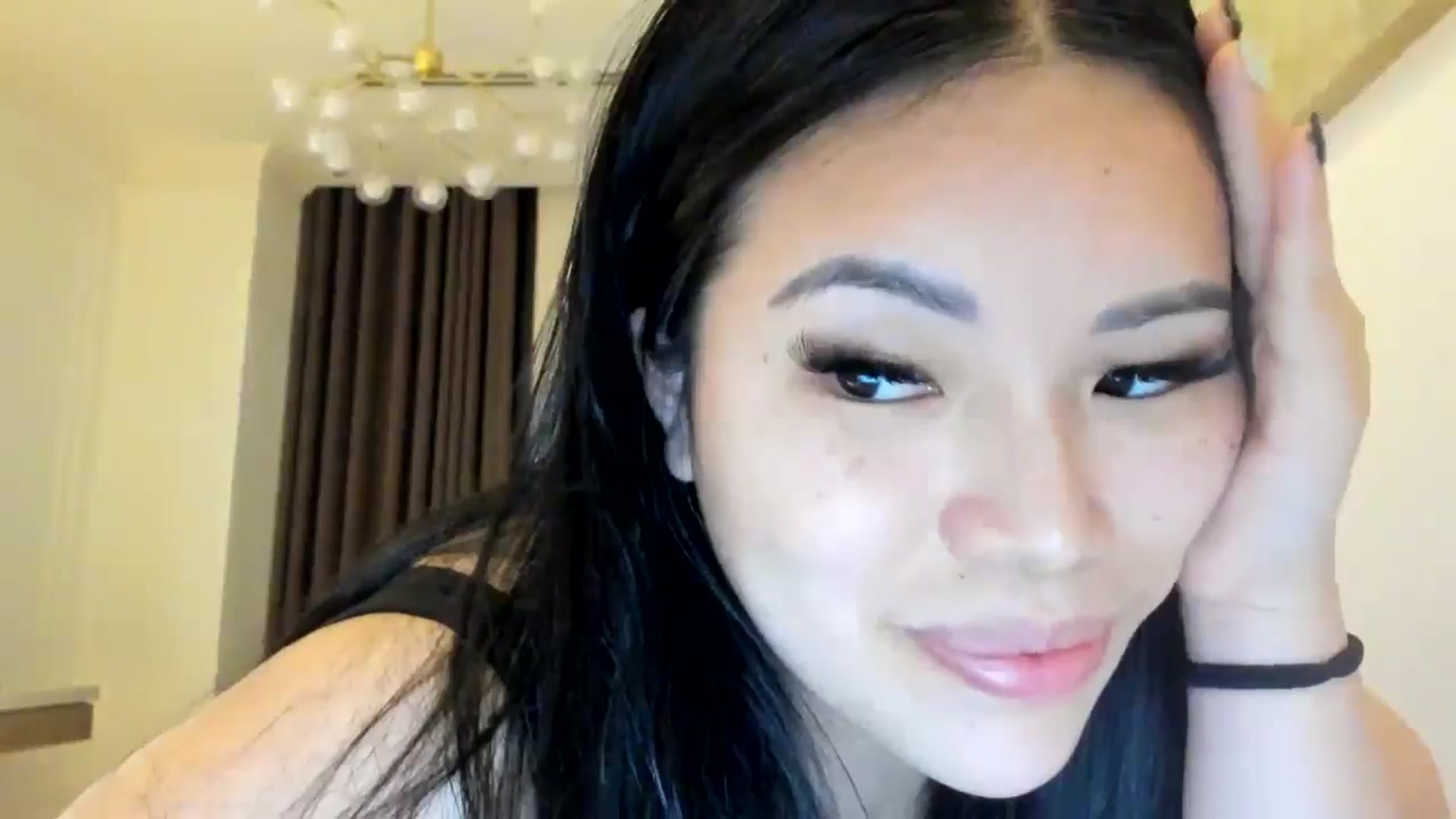 Gallery image thumbnail from DumplingHyuga's myfreecams stream on, 05/05/2024, 16:13 image 5 of 20