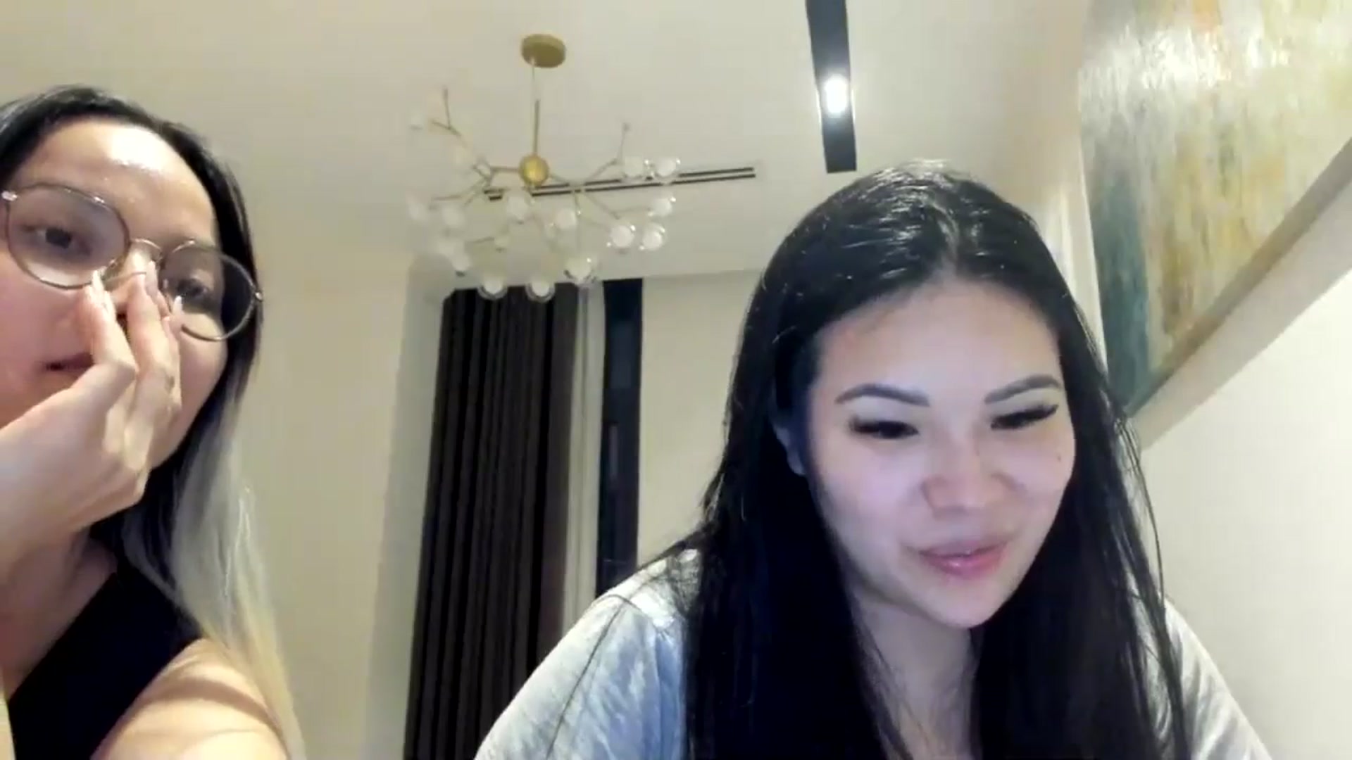 Gallery image thumbnail from DumplingHyuga's myfreecams stream on, 05/06/2024, 12:58 image 9 of 20
