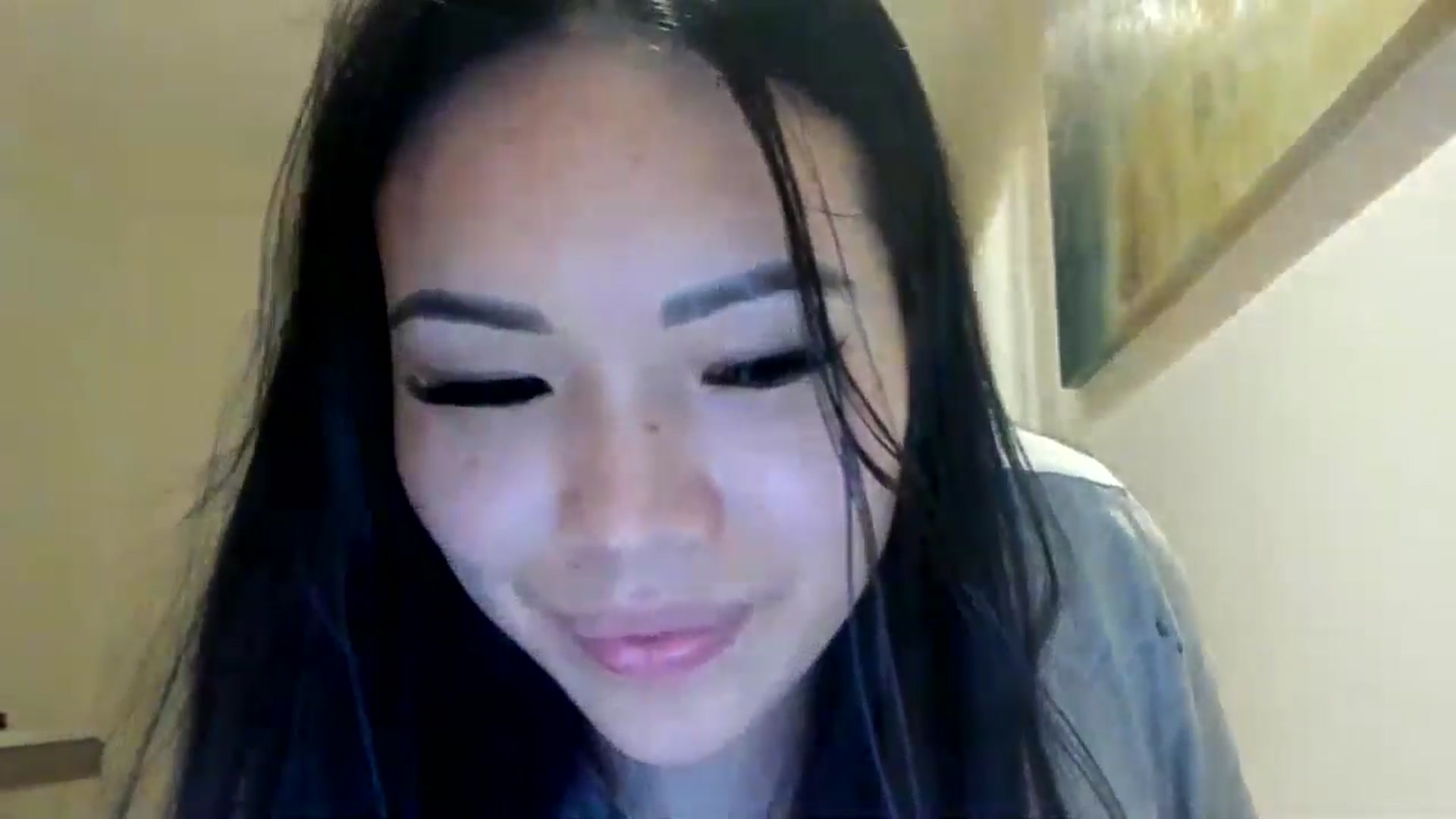 Gallery image thumbnail from DumplingHyuga's myfreecams stream on, 05/06/2024, 12:58 image 10 of 20