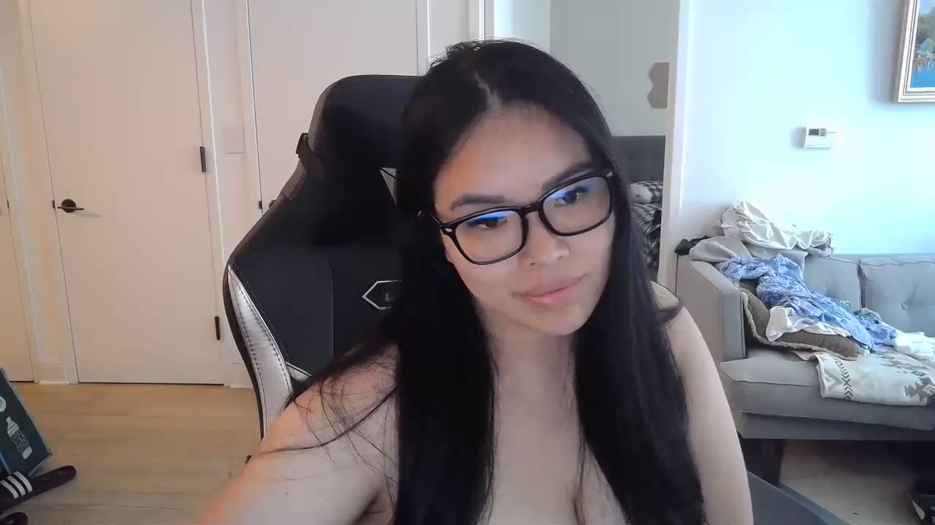 Gallery image thumbnail from DumplingHyuga's myfreecams stream on, 07/01/2024, 18:09 image 7 of 20