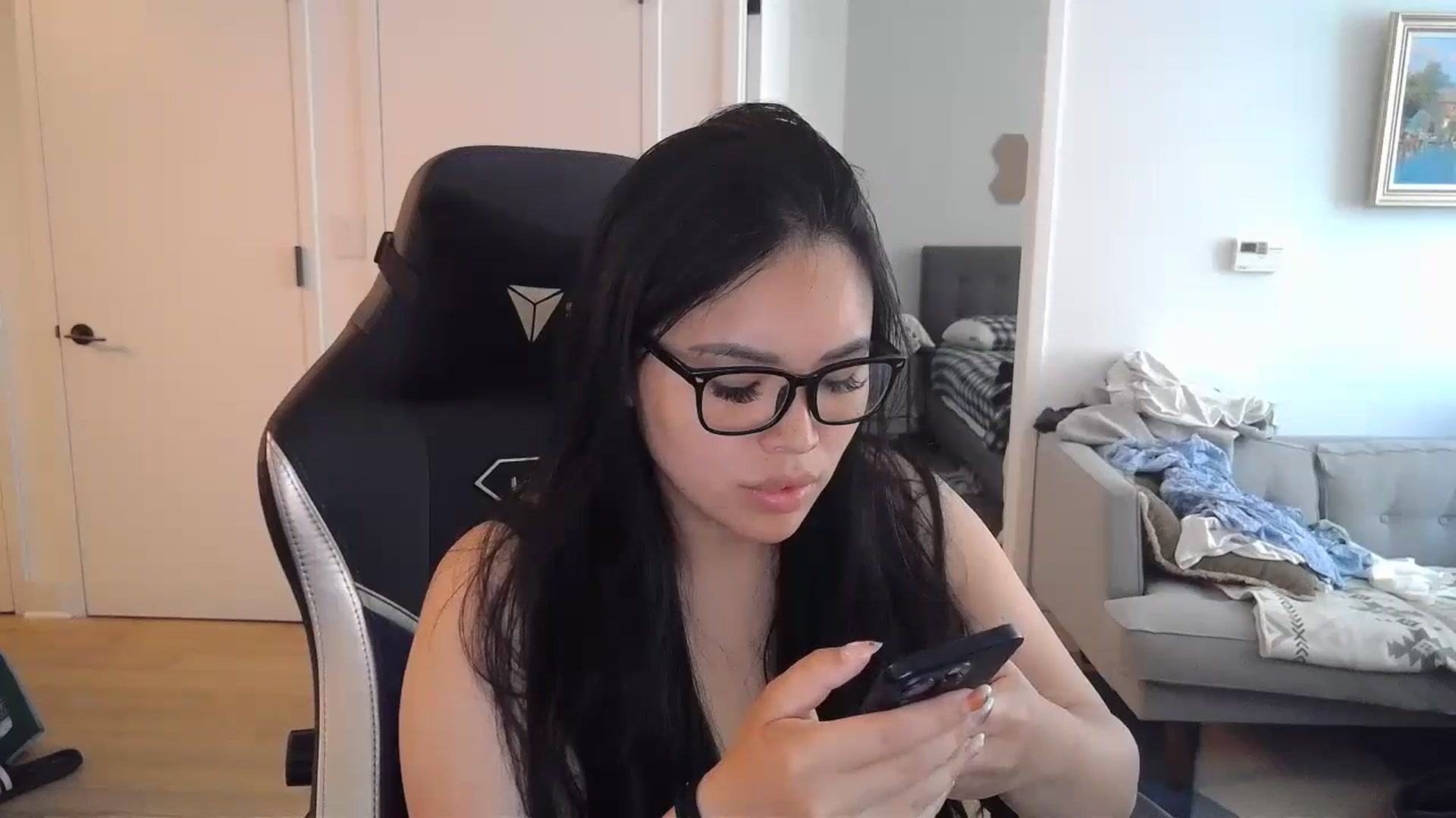 Gallery image thumbnail from DumplingHyuga's myfreecams stream on, 07/01/2024, 19:00 image 17 of 20
