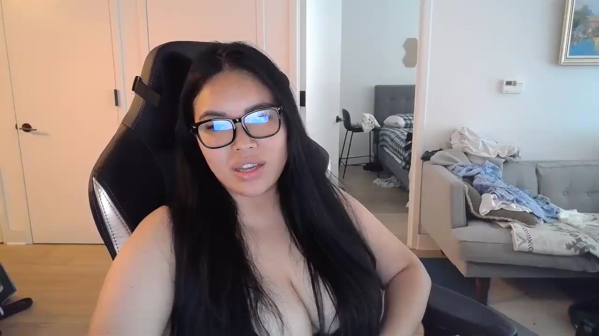 Gallery image thumbnail from DumplingHyuga's myfreecams stream on, 07/01/2024, 19:53 image 4 of 20
