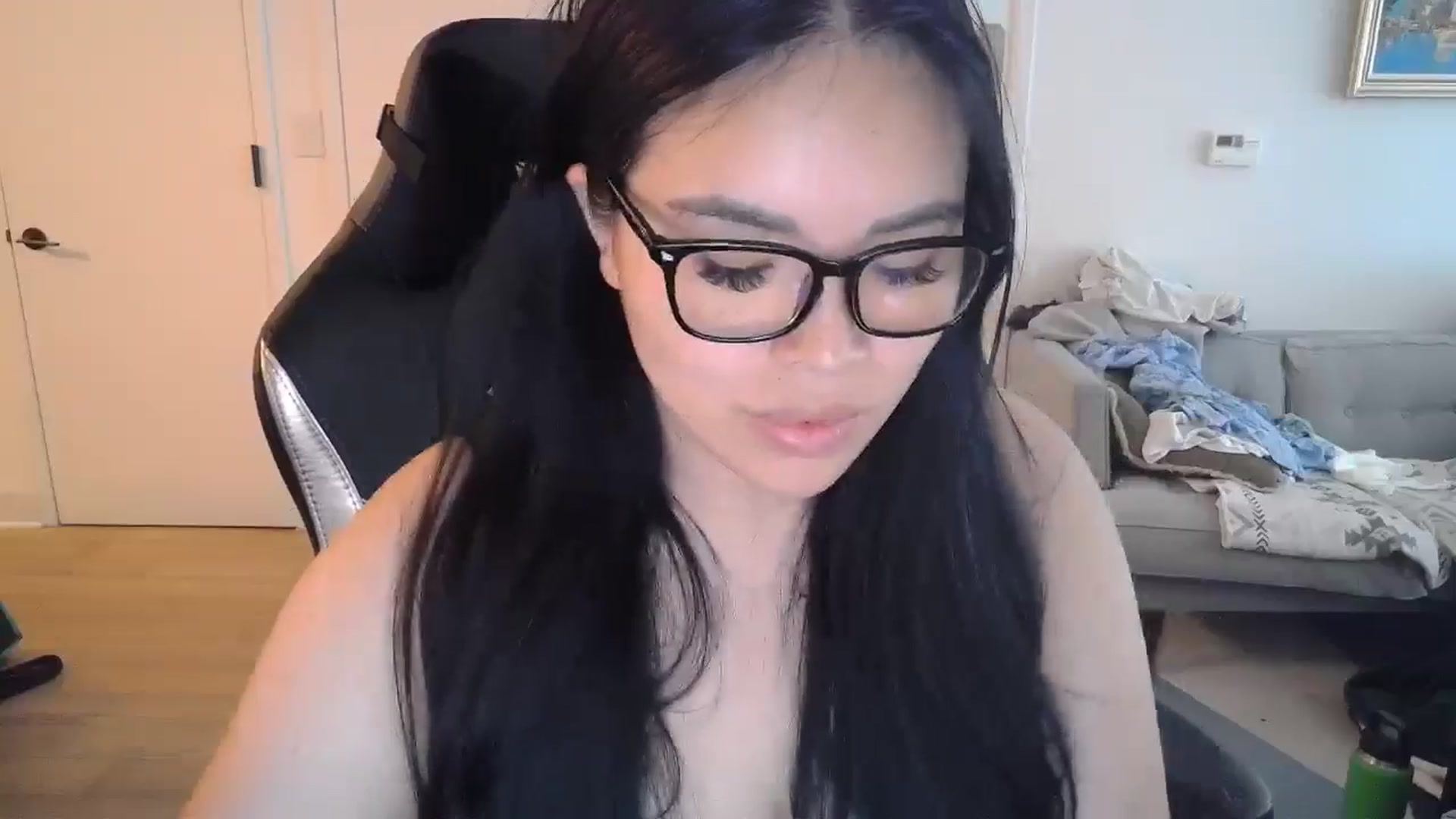 Gallery image thumbnail from DumplingHyuga's myfreecams stream on, 07/01/2024, 19:53 image 15 of 20