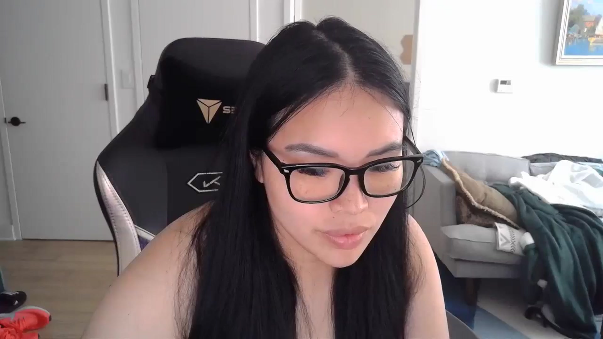Gallery image thumbnail from DumplingHyuga's myfreecams stream on, 07/02/2024, 19:14 image 17 of 20
