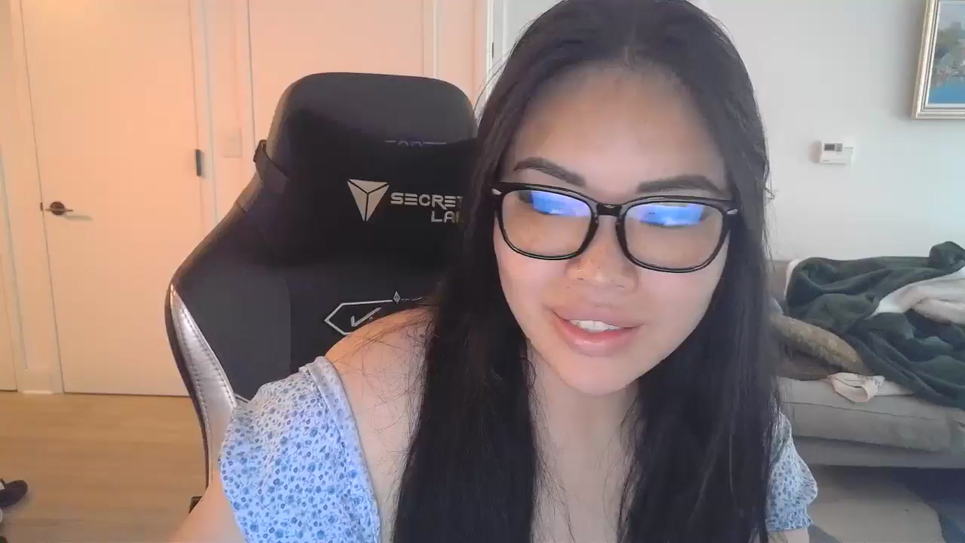 Gallery image thumbnail from DumplingHyuga's myfreecams stream on, 07/03/2024, 18:42 image 5 of 20