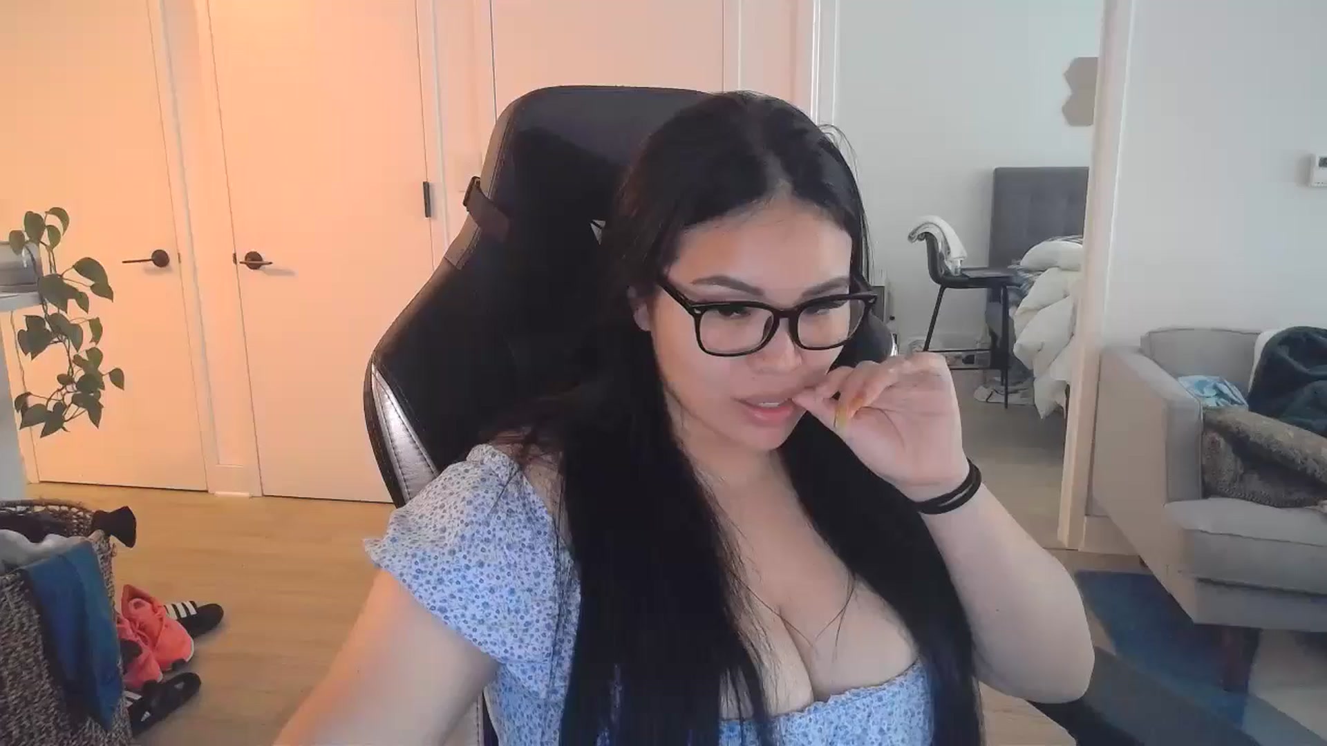 Gallery image thumbnail from DumplingHyuga's myfreecams stream on, 07/03/2024, 18:42 image 19 of 20