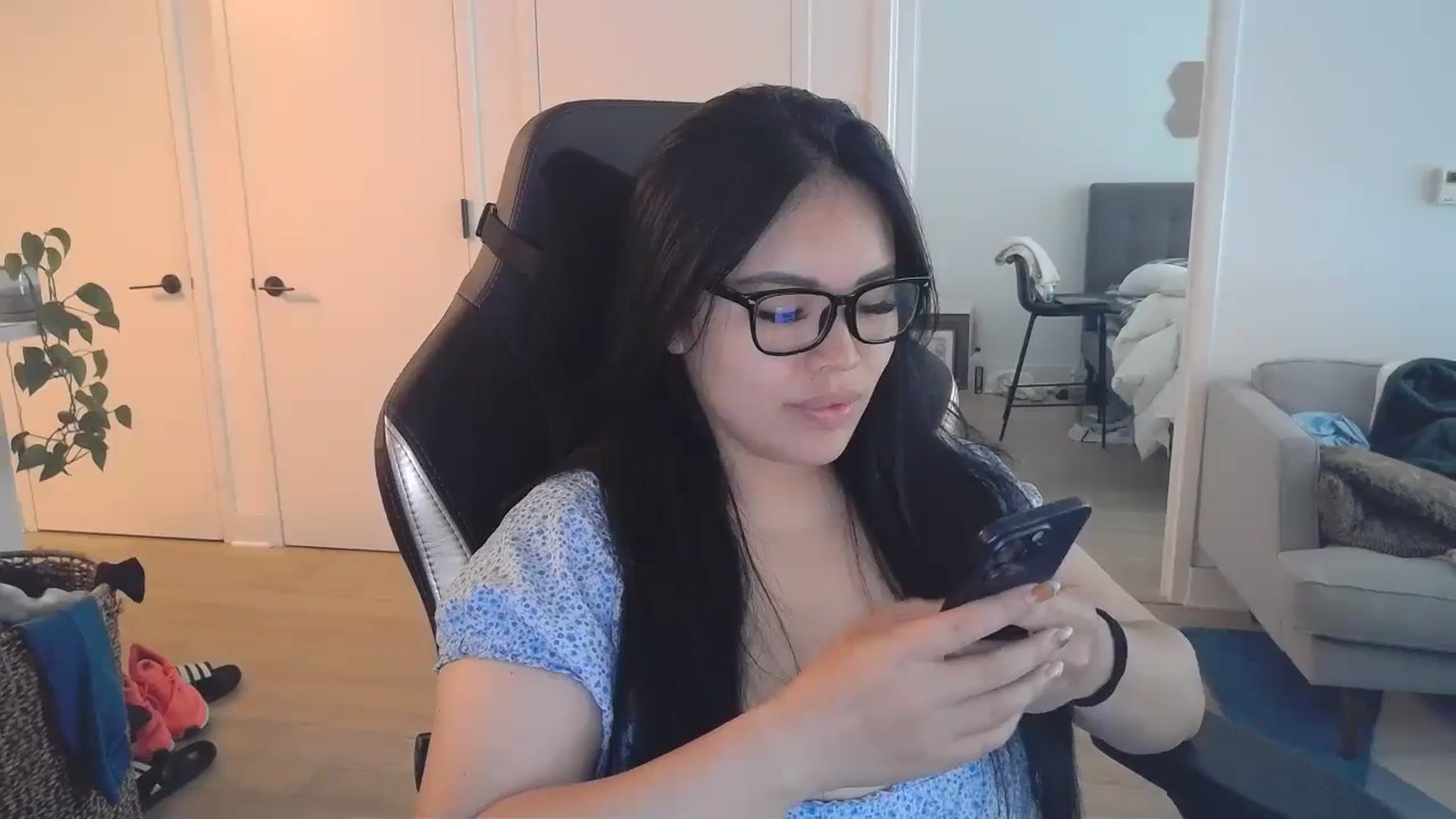 Gallery image thumbnail from DumplingHyuga's myfreecams stream on, 07/03/2024, 18:42 image 10 of 20