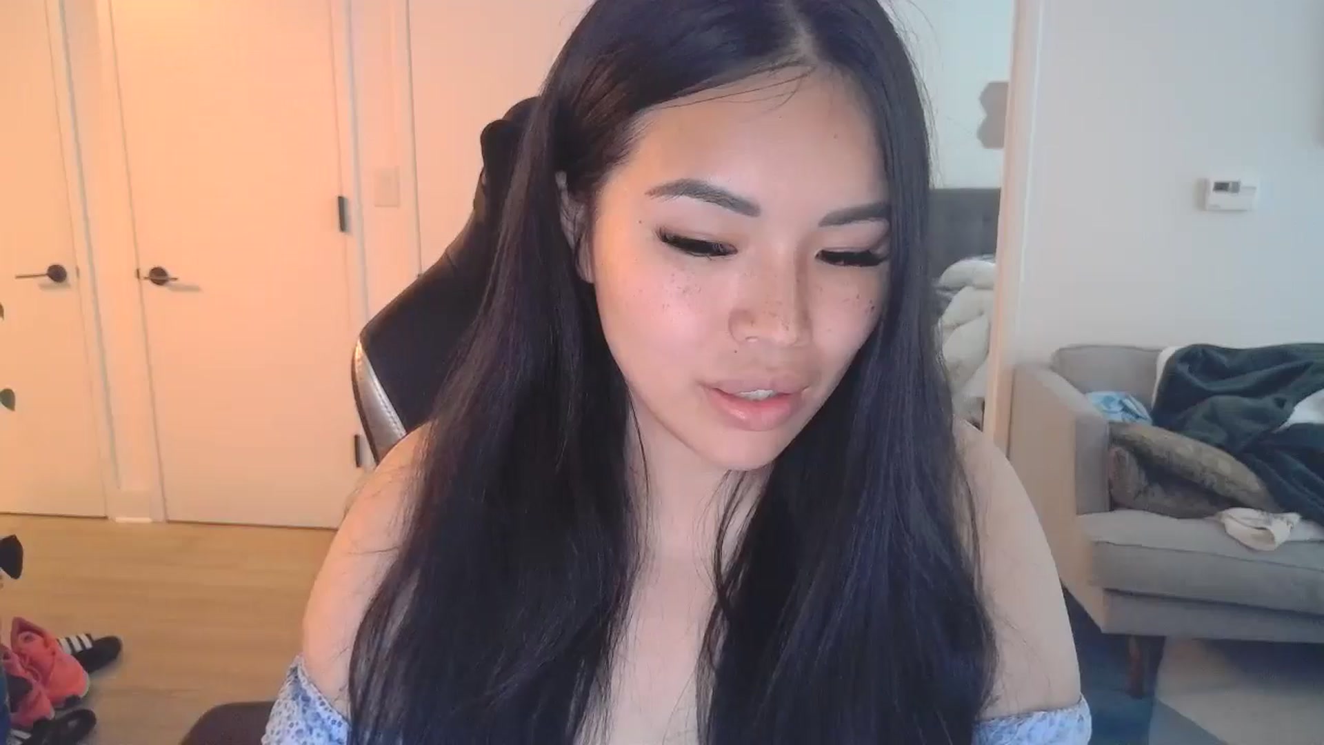 Gallery image thumbnail from DumplingHyuga's myfreecams stream on, 07/03/2024, 20:47 image 12 of 20
