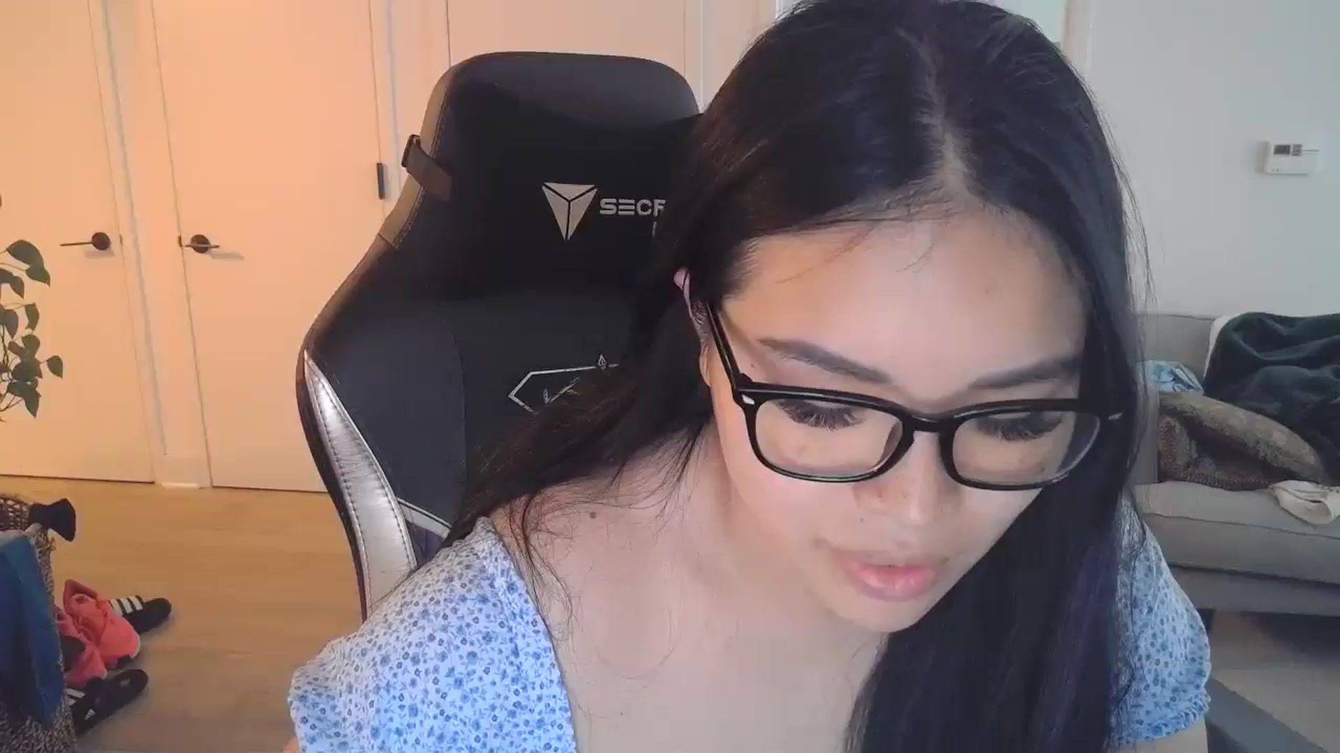 Gallery image thumbnail from DumplingHyuga's myfreecams stream on, 07/03/2024, 20:47 image 4 of 20