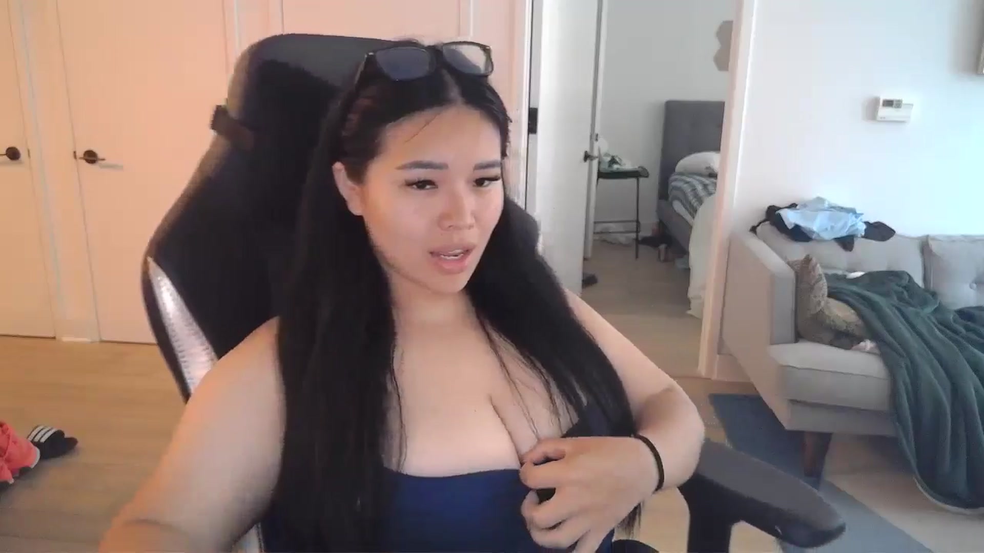 Gallery image thumbnail from DumplingHyuga's myfreecams stream on, 07/08/2024, 17:49 image 10 of 20
