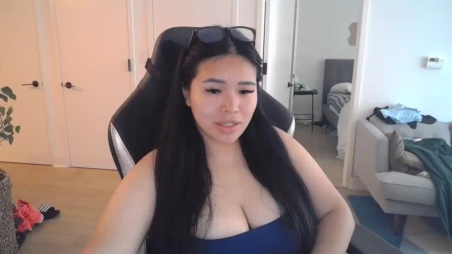 Gallery image thumbnail from DumplingHyuga's myfreecams stream on, 07/08/2024, 17:49 image 7 of 20