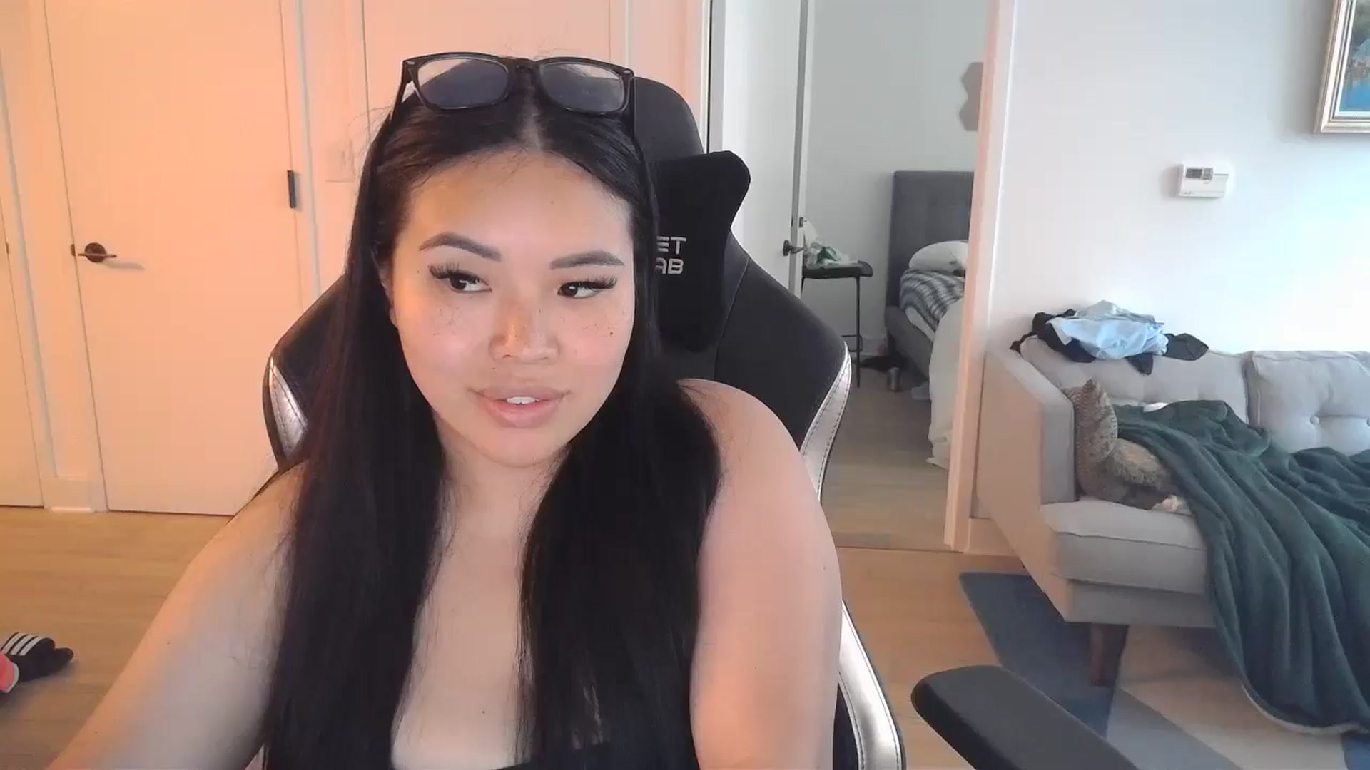 Gallery image thumbnail from DumplingHyuga's myfreecams stream on, 07/08/2024, 20:54 image 5 of 20