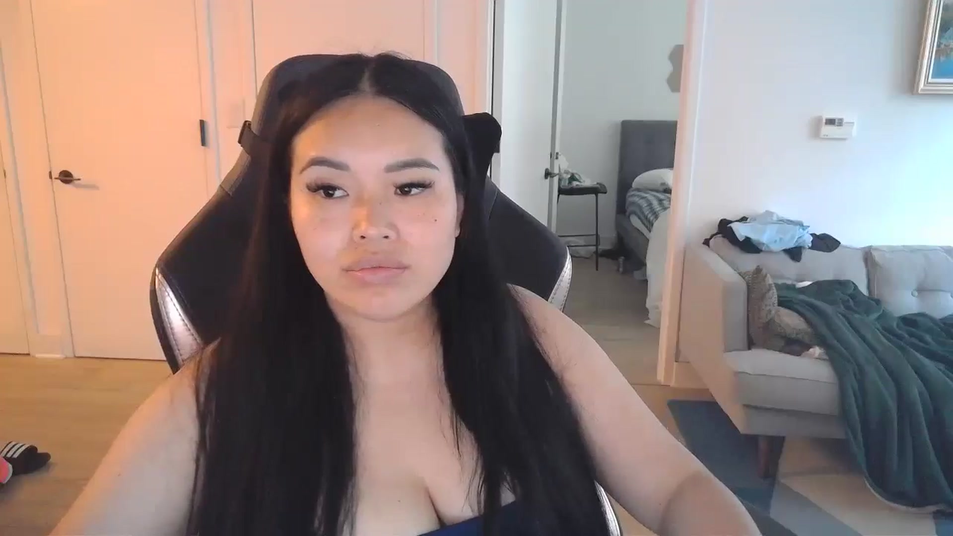 Gallery image thumbnail from DumplingHyuga's myfreecams stream on, 07/08/2024, 20:54 image 17 of 20