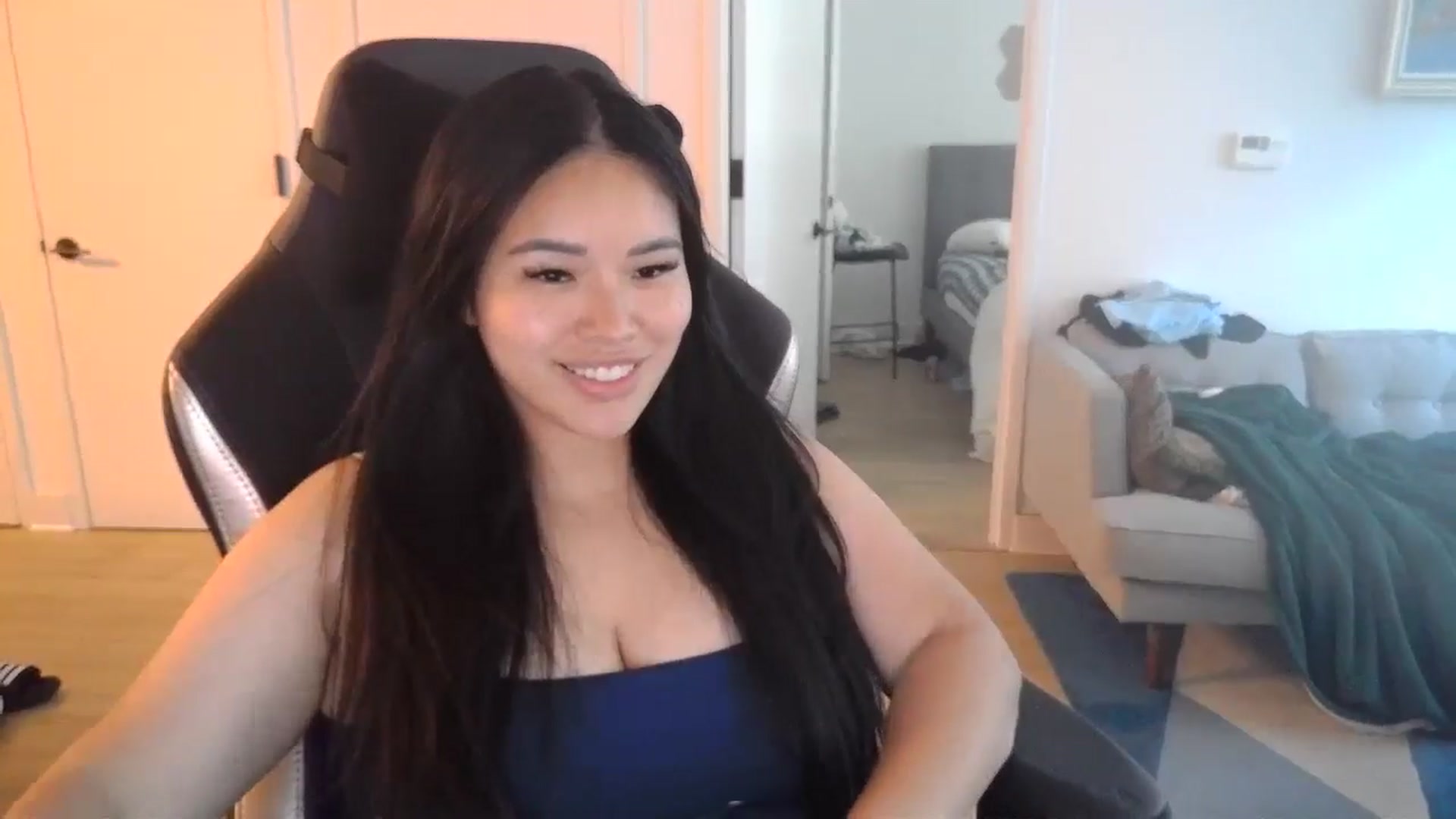 Gallery image thumbnail from DumplingHyuga's myfreecams stream on, 07/08/2024, 21:57 image 9 of 20