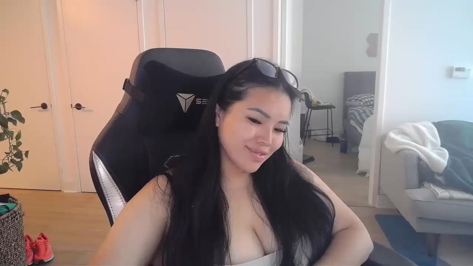 Gallery image thumbnail from DumplingHyuga's myfreecams stream on, 07/09/2024, 18:15 image 20 of 20