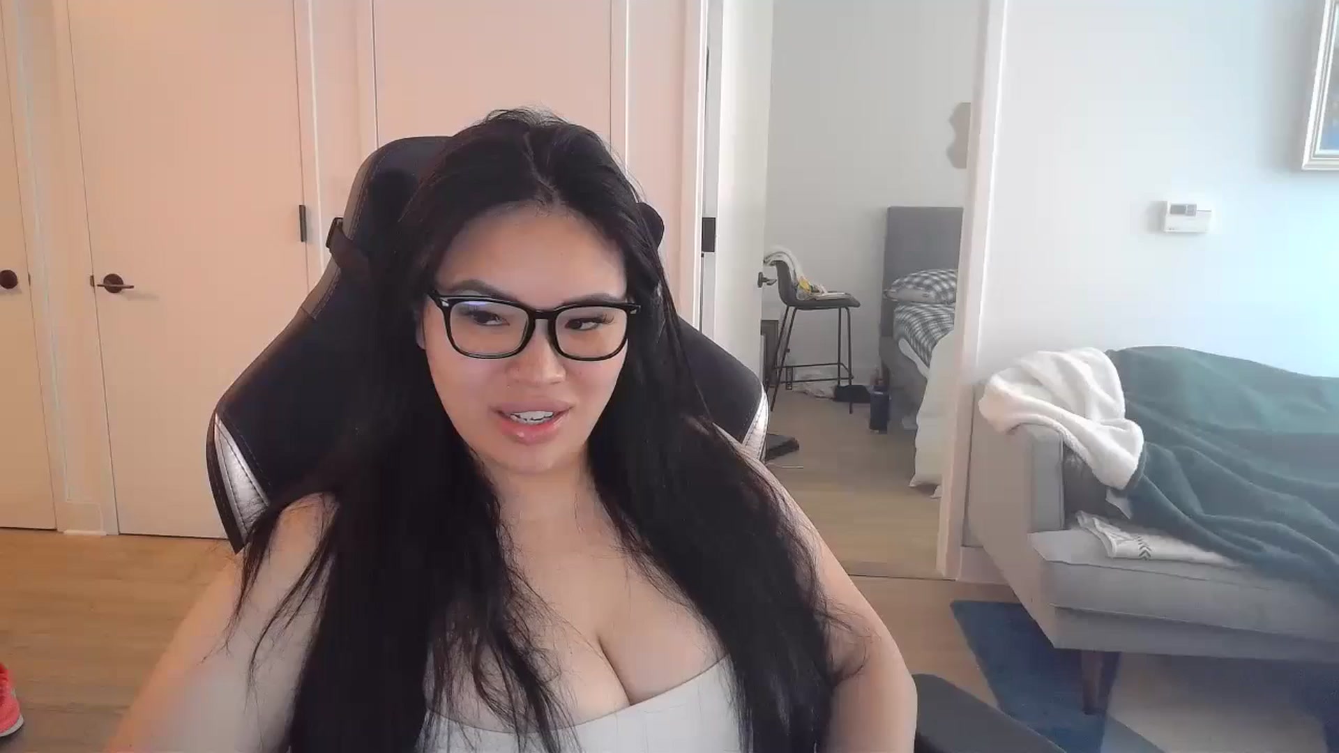 Gallery image thumbnail from DumplingHyuga's myfreecams stream on, 07/09/2024, 18:15 image 9 of 20