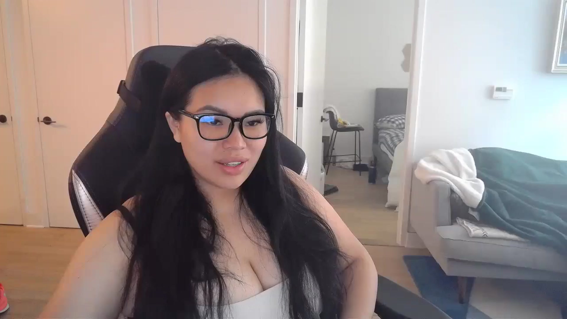 Gallery image thumbnail from DumplingHyuga's myfreecams stream on, 07/09/2024, 18:15 image 7 of 20